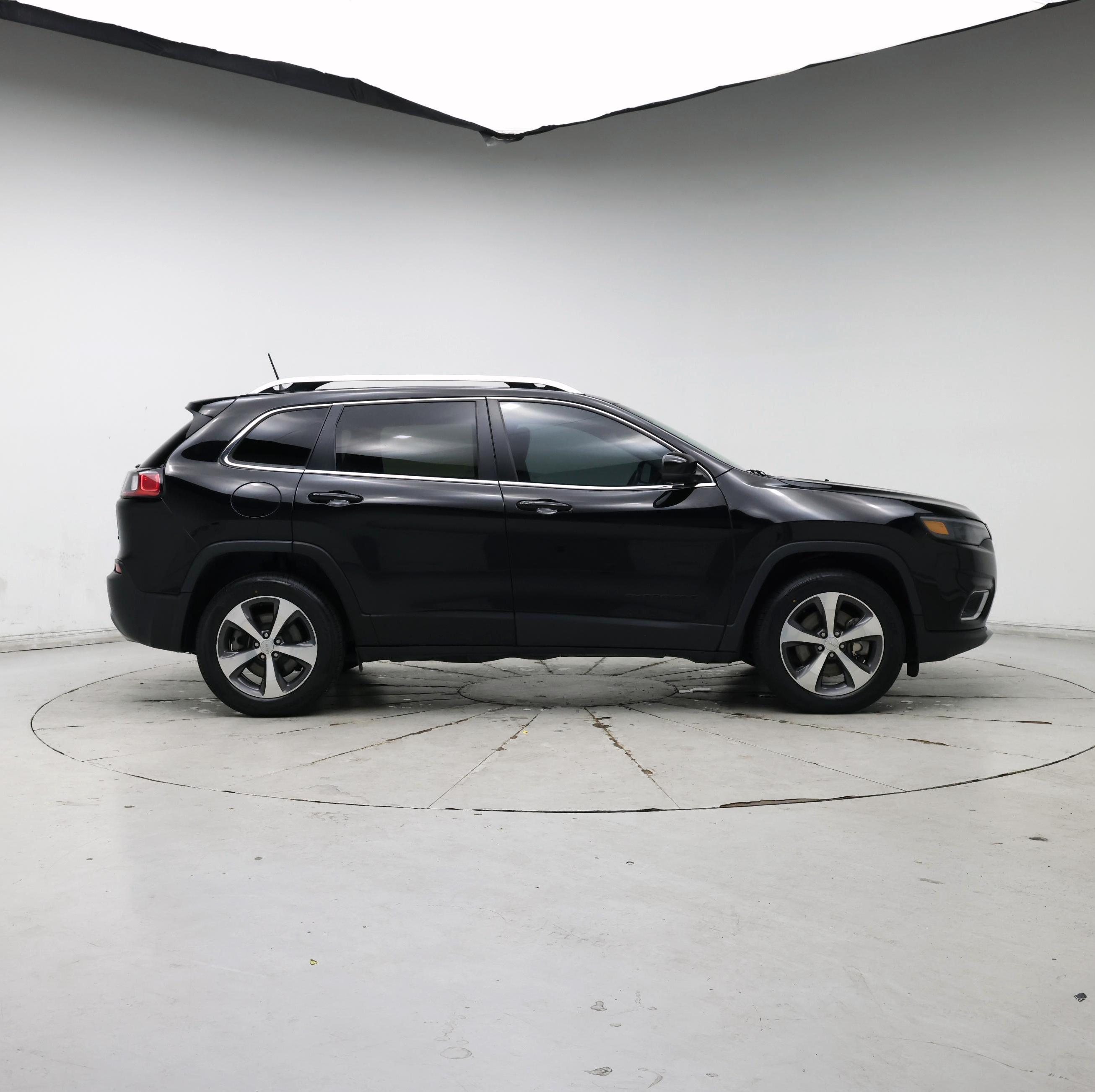Thumbnail: 2019 Jeep Cherokee - 7