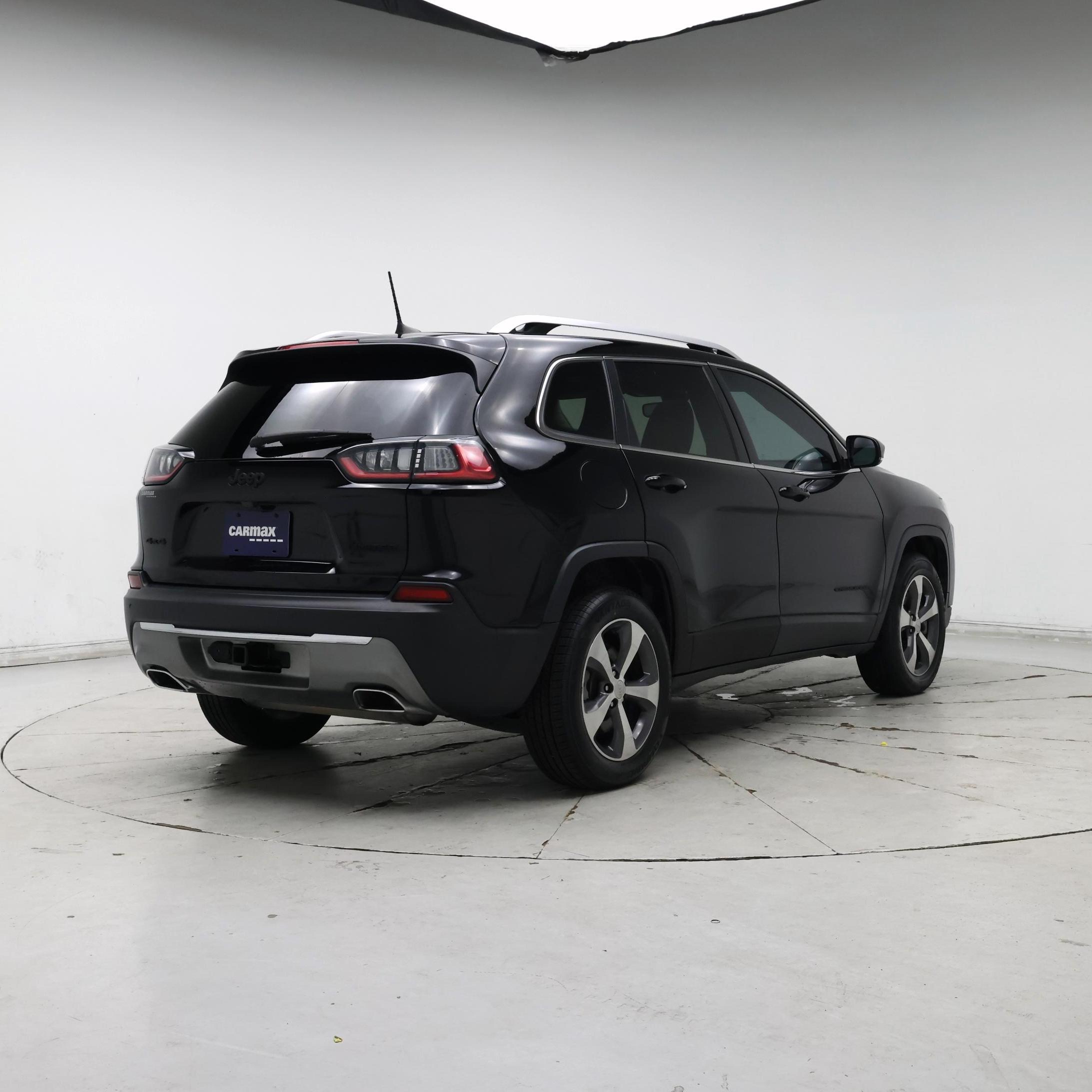 Thumbnail: 2019 Jeep Cherokee - 8