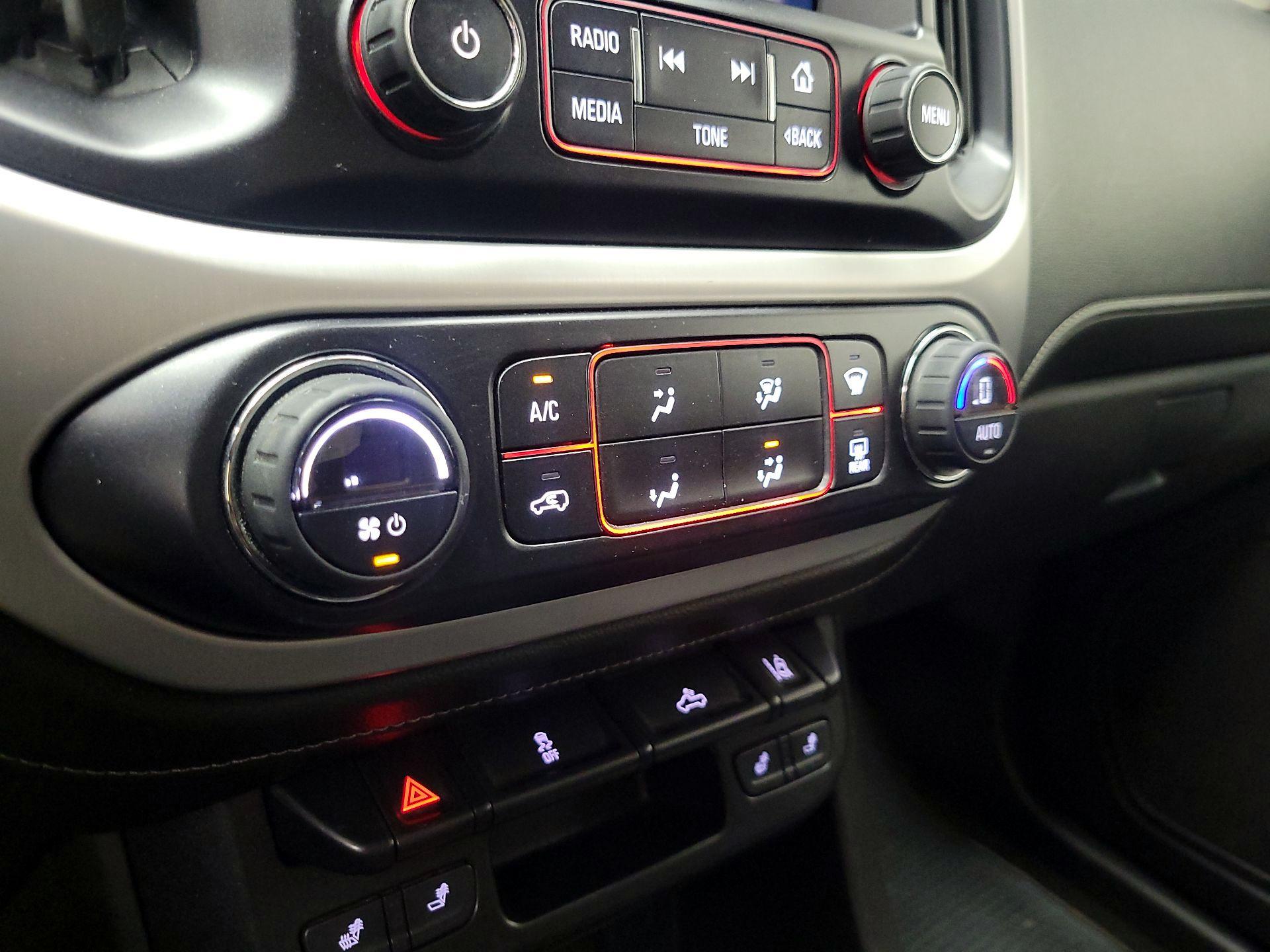 Thumbnail: 2015 GMC Canyon - 17