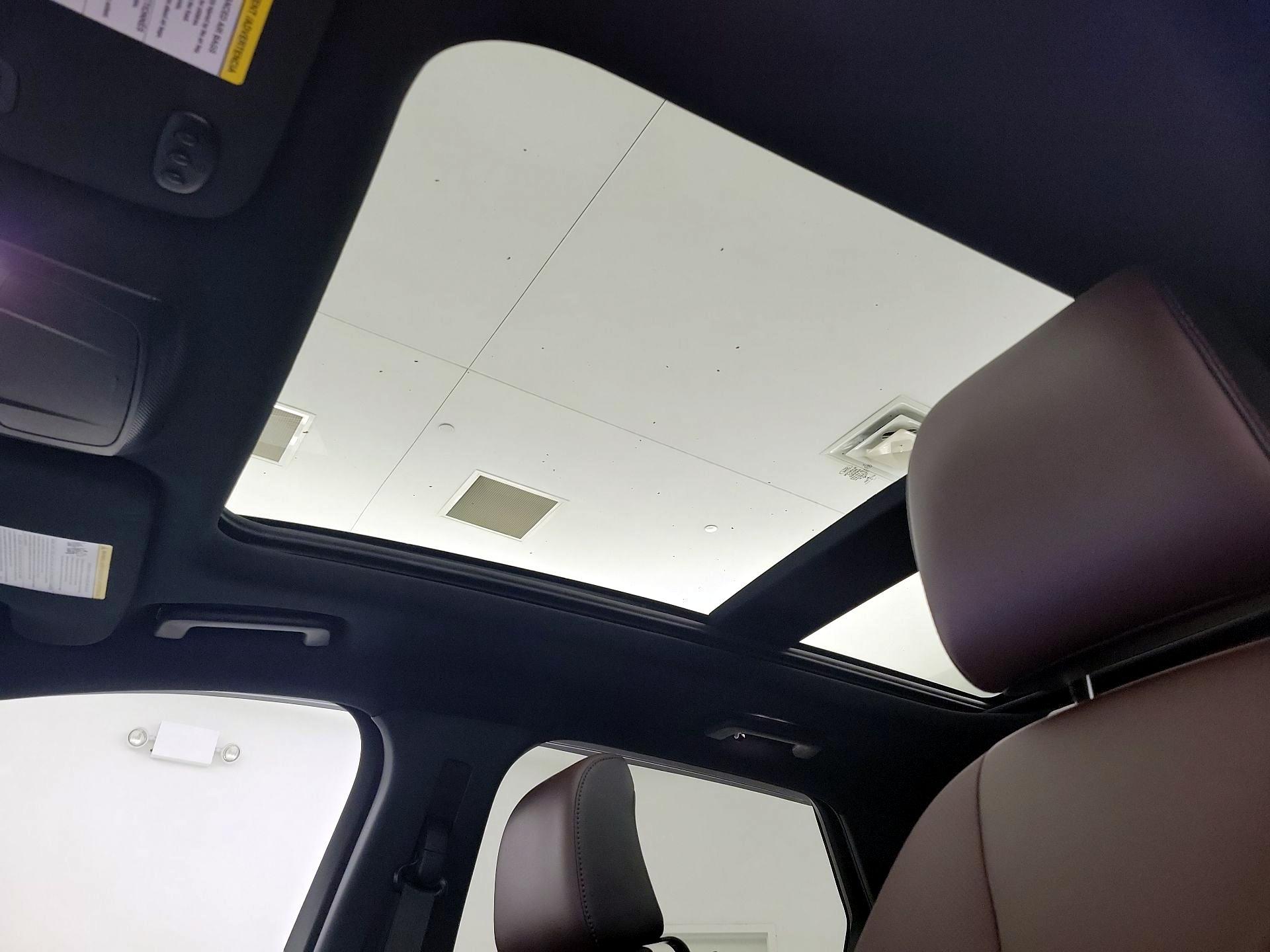 Thumbnail: 2022 Ford Edge - 17