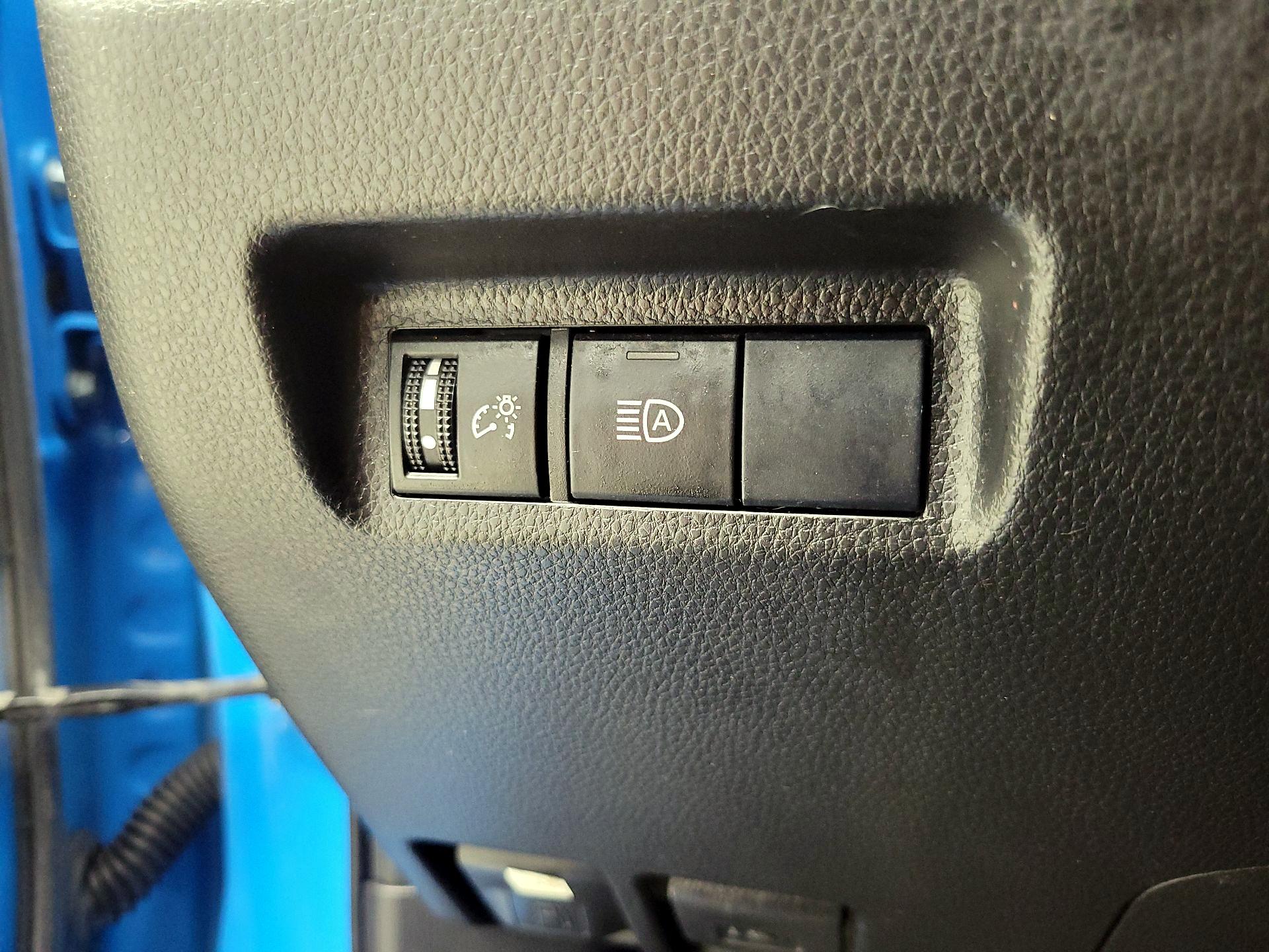 Thumbnail: 2019 Toyota RAV4 - 13