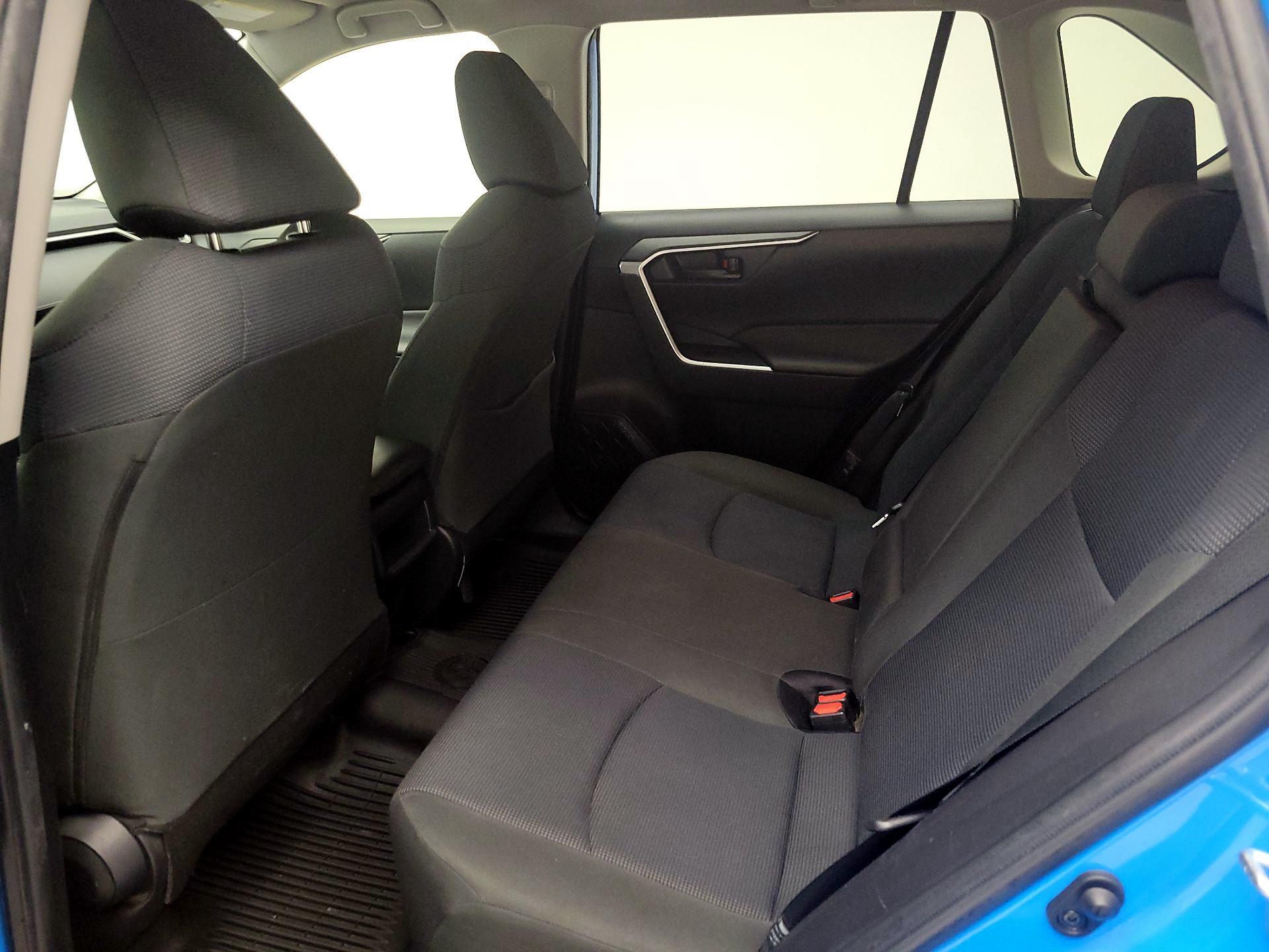 Thumbnail: 2019 Toyota RAV4 - 19