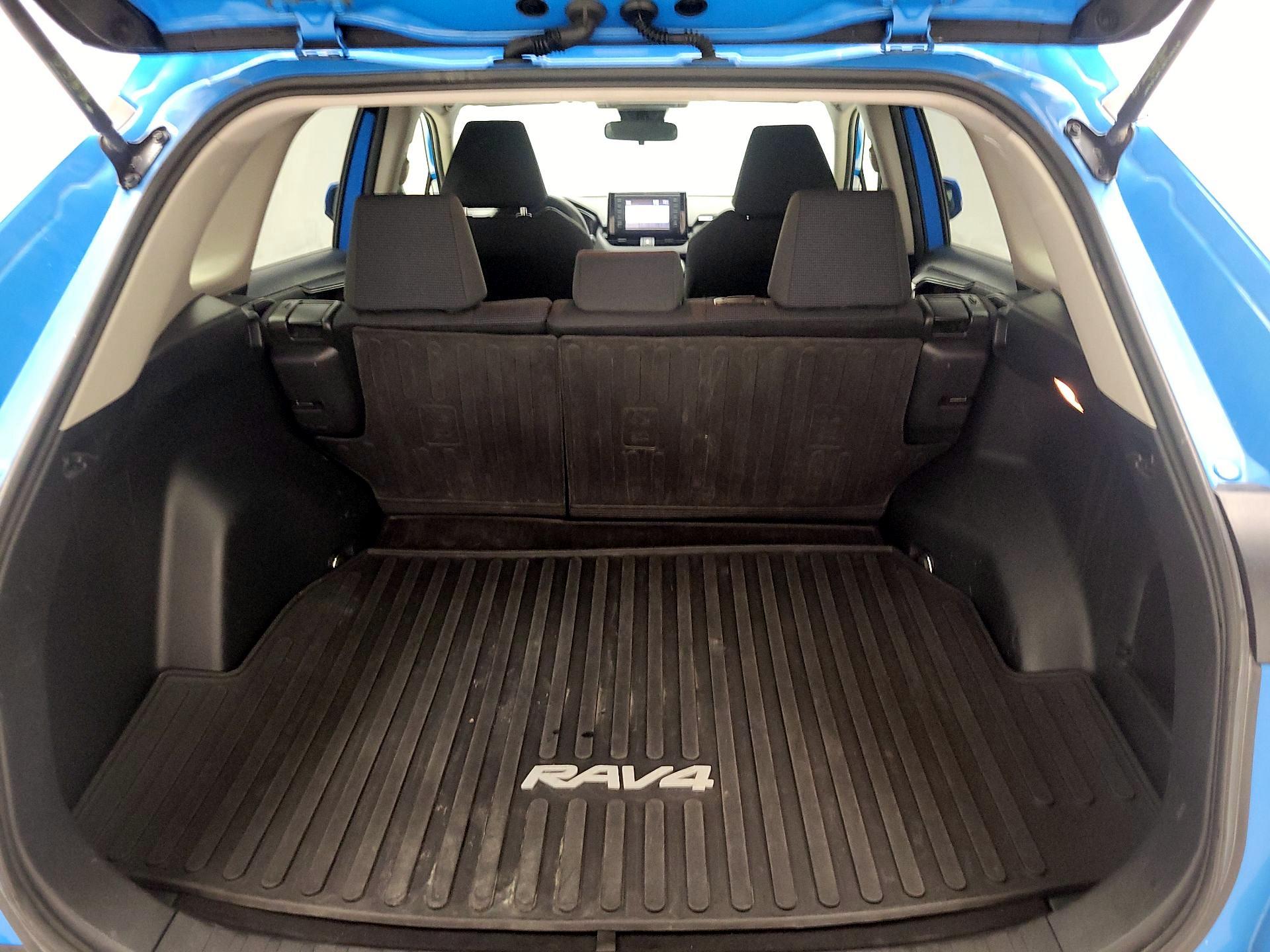 Thumbnail: 2019 Toyota RAV4 - 20