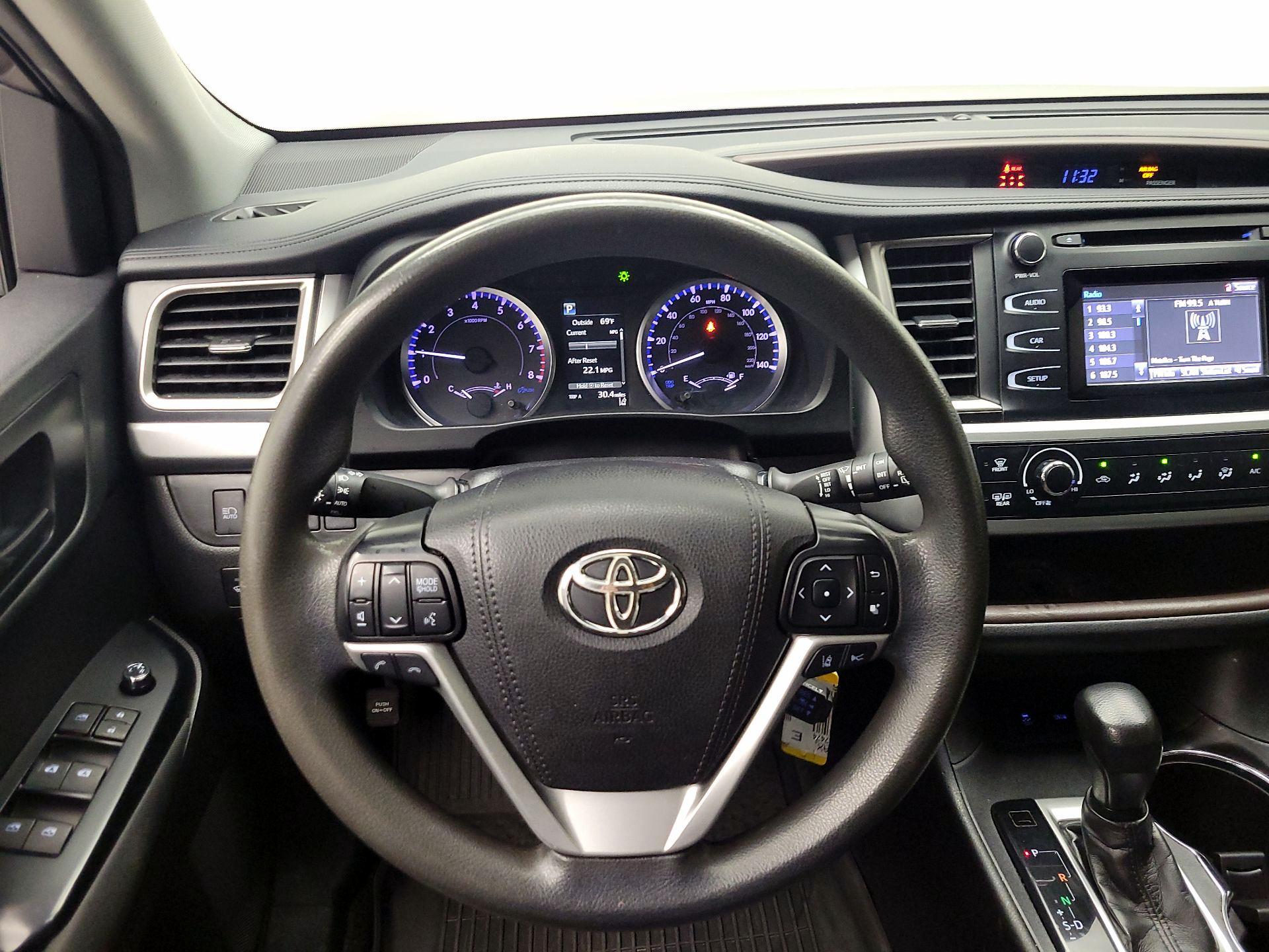 Thumbnail: 2019 Toyota Highlander - 10