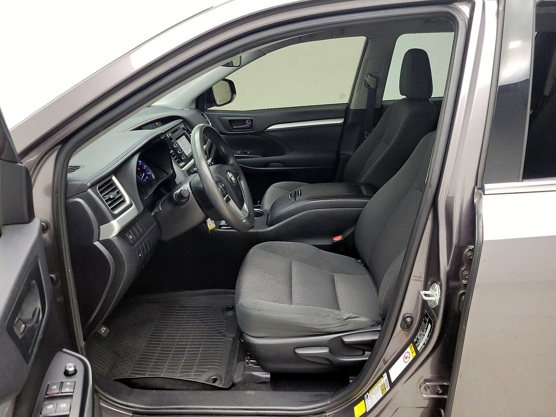 Thumbnail: 2019 Toyota Highlander - 11