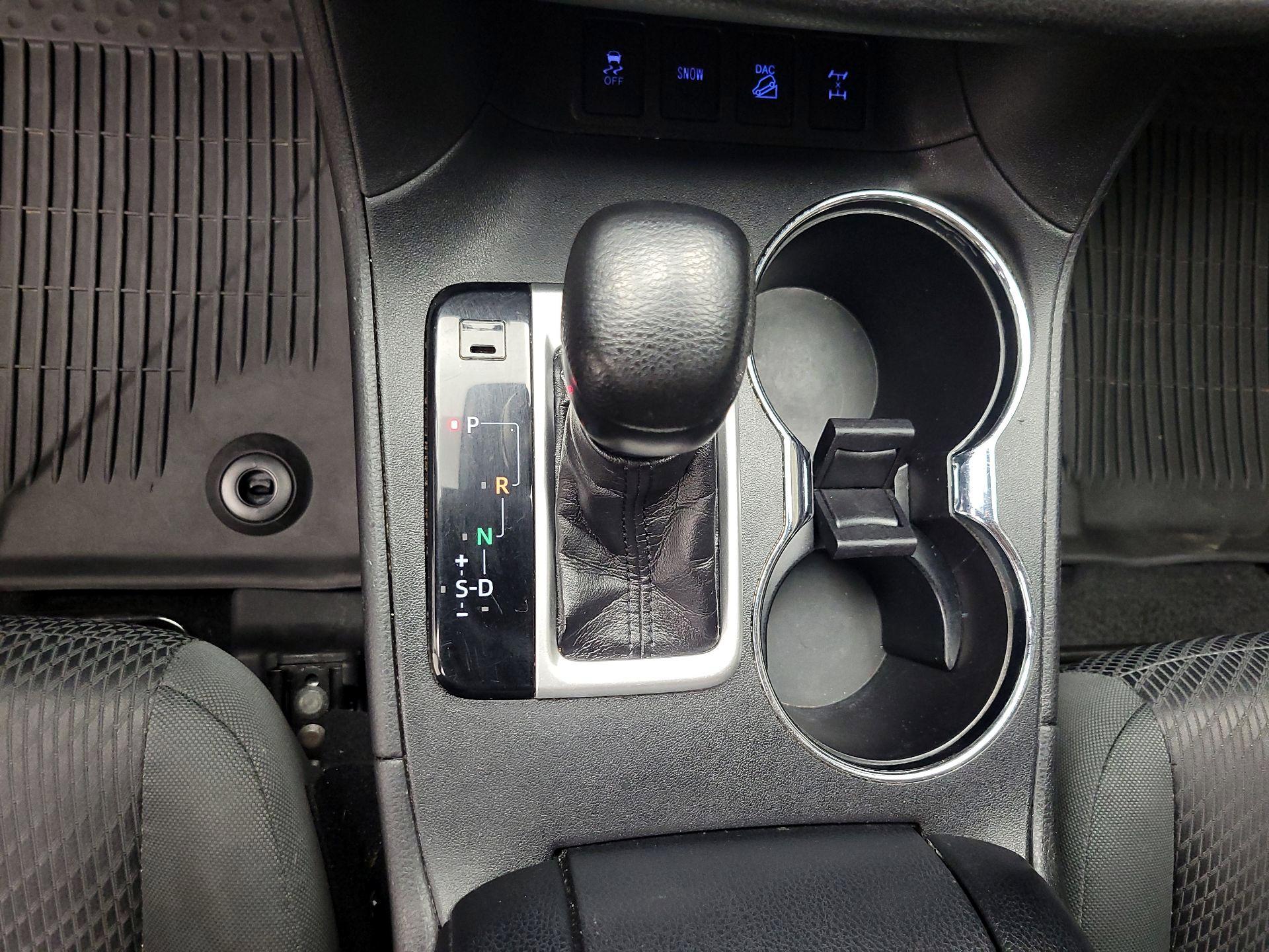 Thumbnail: 2019 Toyota Highlander - 17