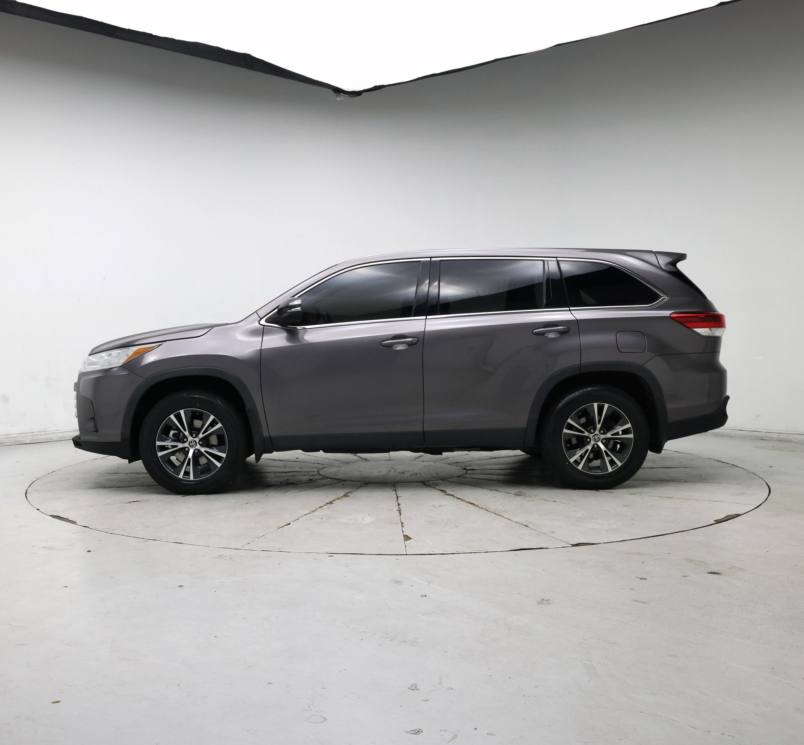 Thumbnail: 2019 Toyota Highlander - 3