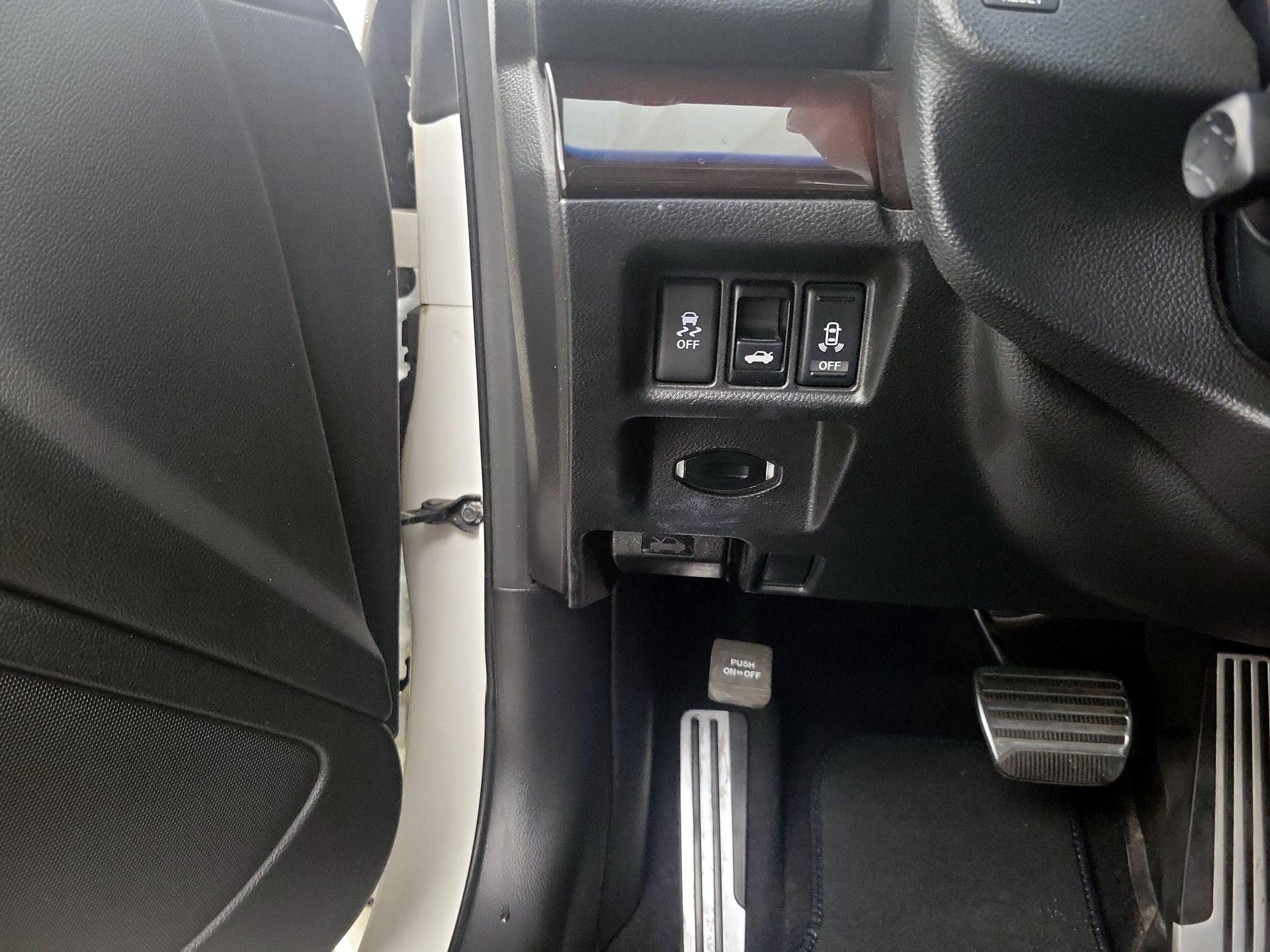 Thumbnail: 2014 INFINITI Q60 - 13