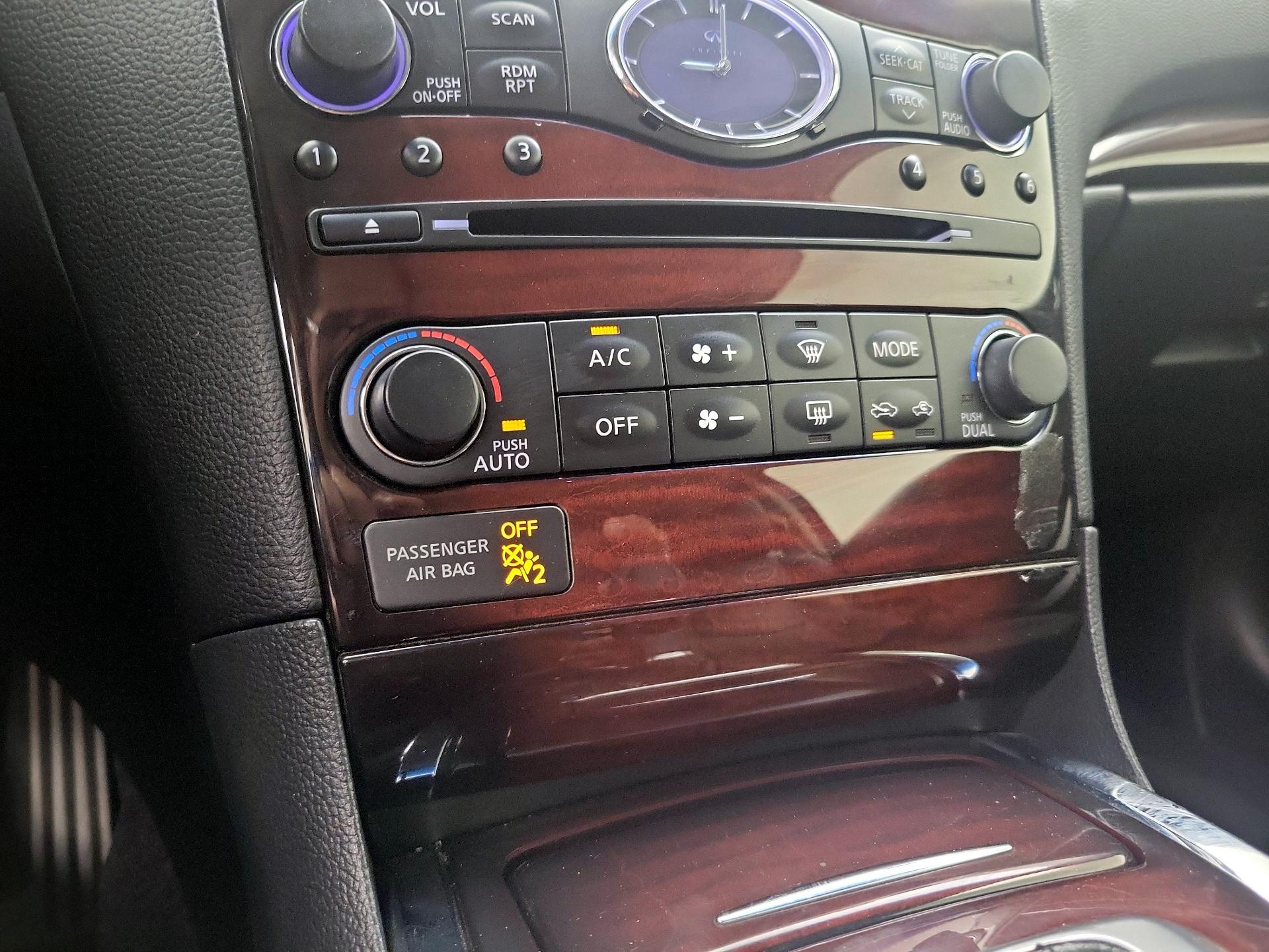 Thumbnail: 2014 INFINITI Q60 - 17