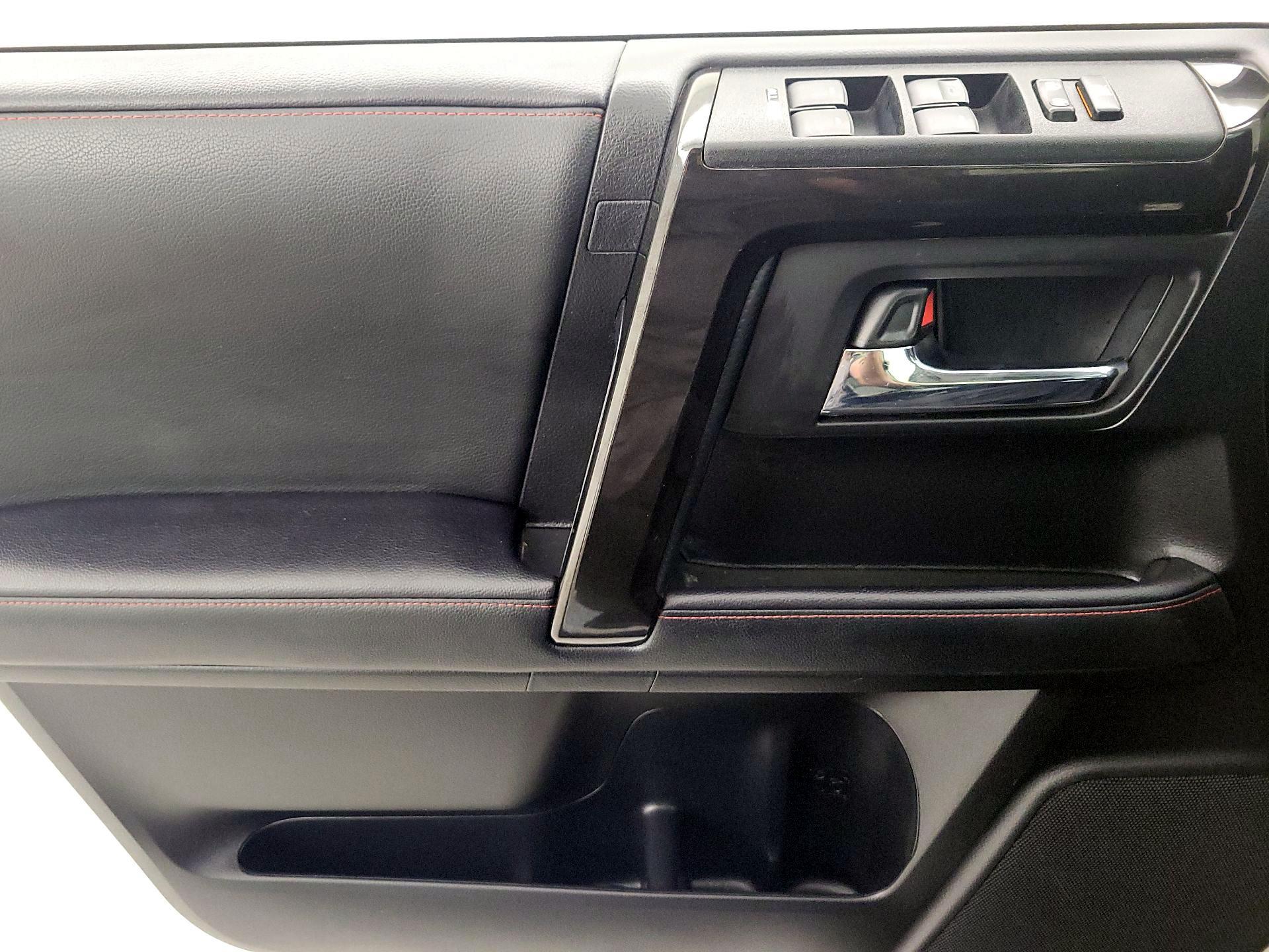 Thumbnail: 2021 Toyota 4Runner - 12
