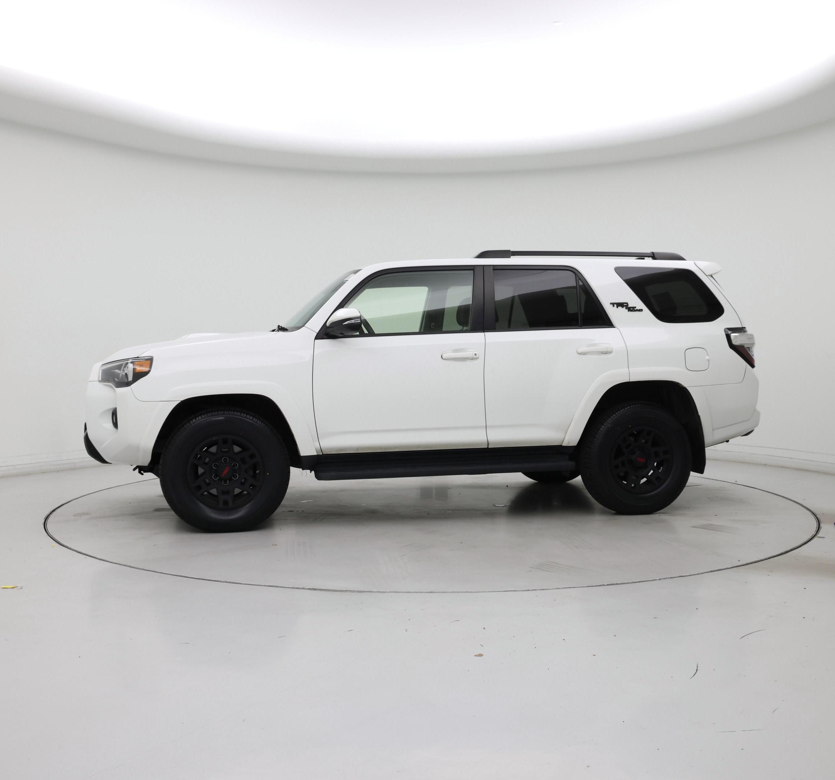 Thumbnail: 2021 Toyota 4Runner - 3
