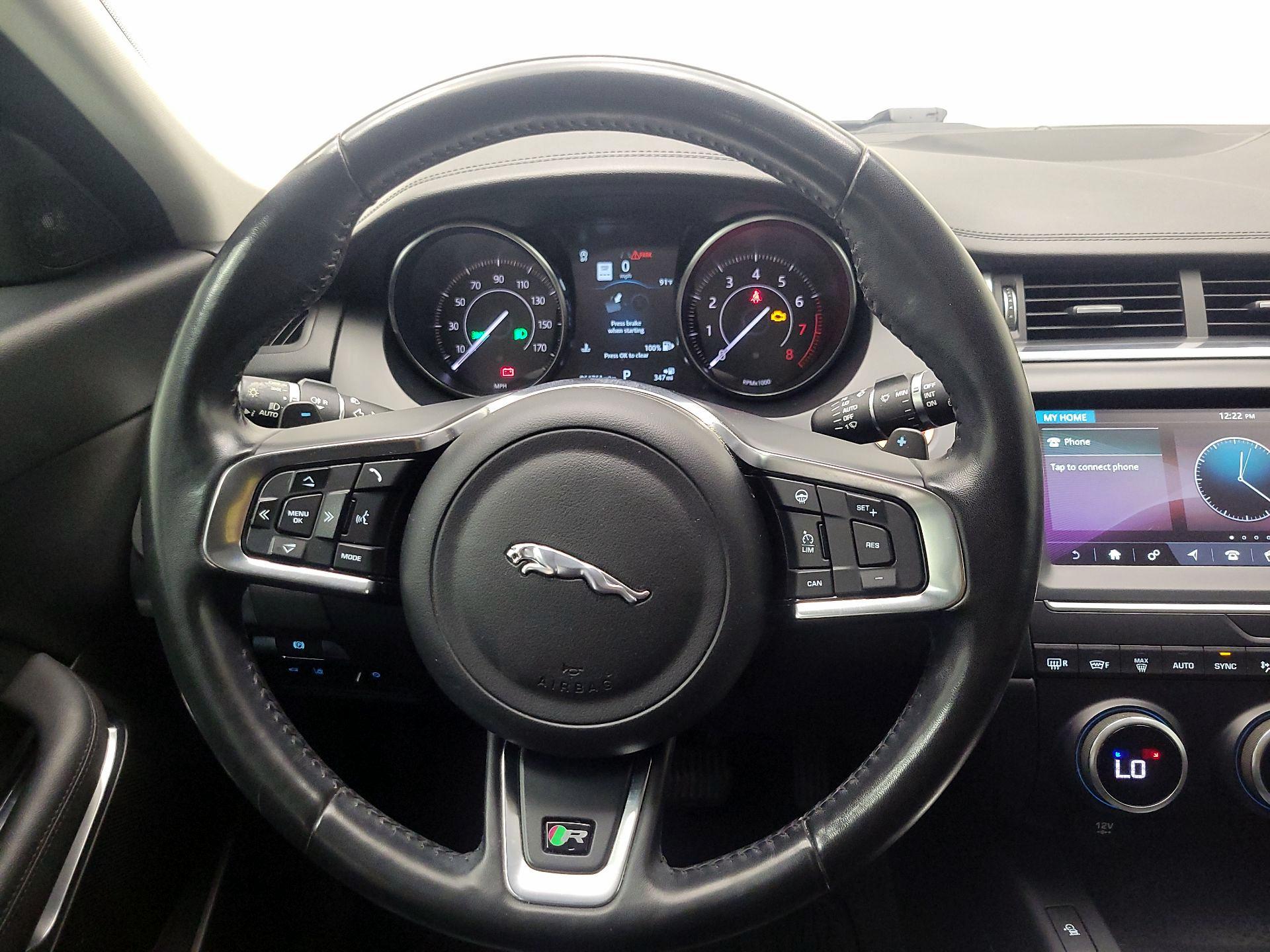 Thumbnail: 2019 Jaguar E-Pace - 10