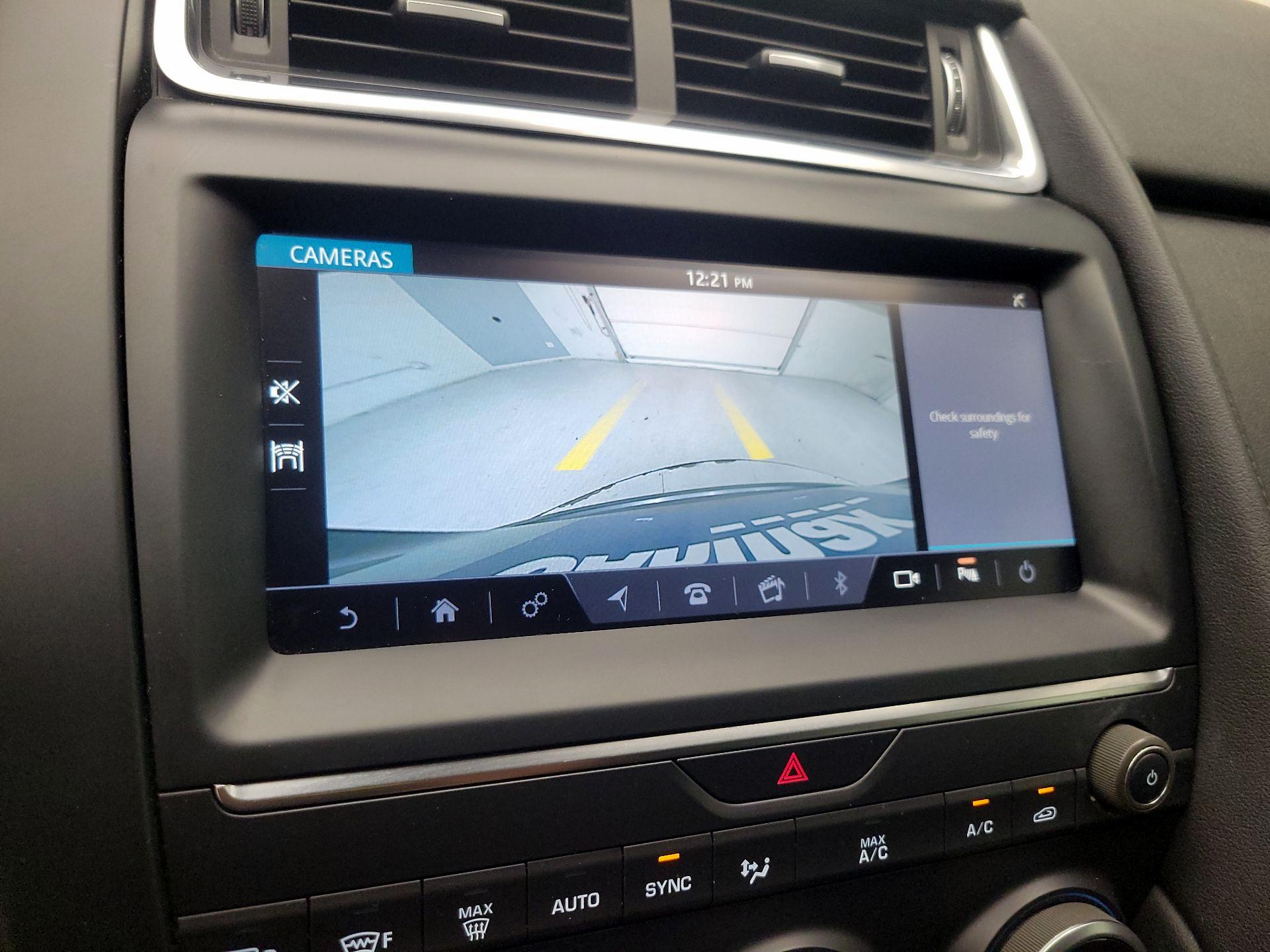 Thumbnail: 2019 Jaguar E-Pace - 15