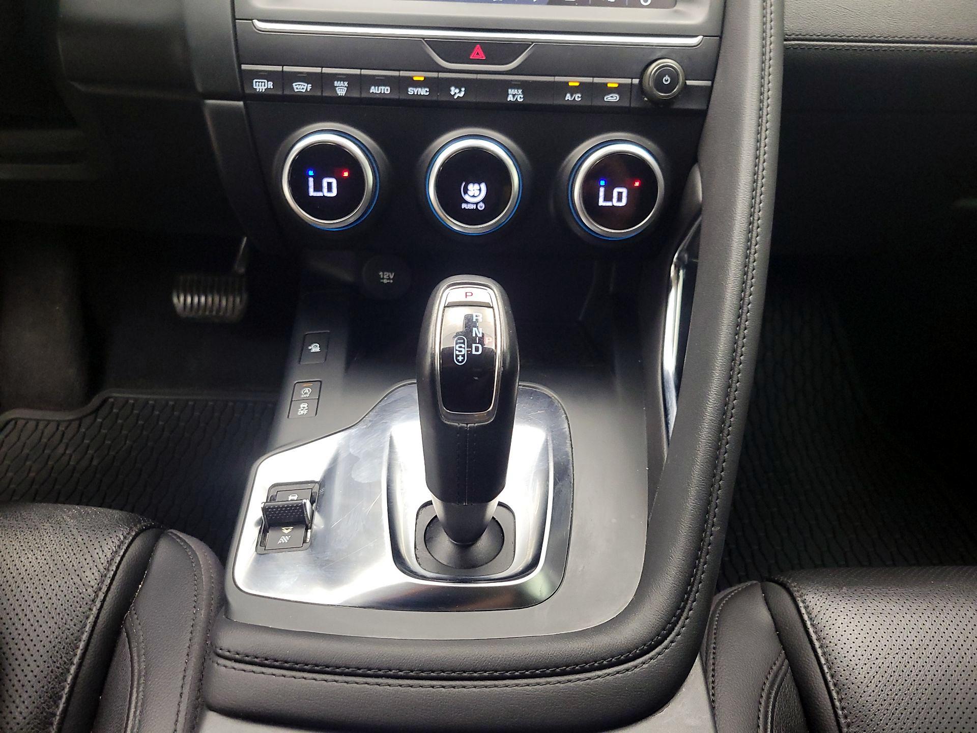 Thumbnail: 2019 Jaguar E-Pace - 18