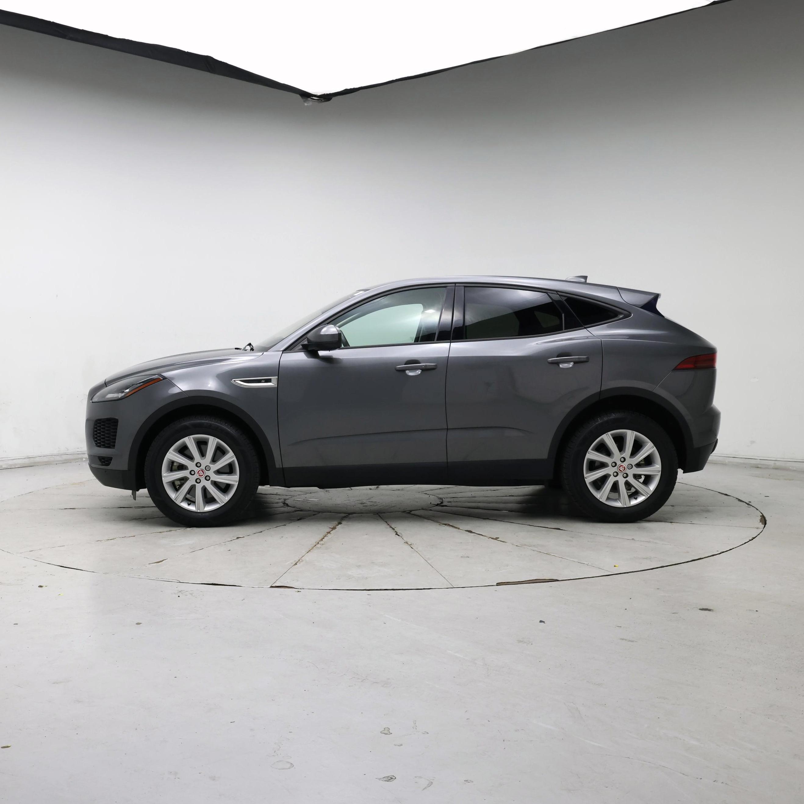 Thumbnail: 2019 Jaguar E-Pace - 3