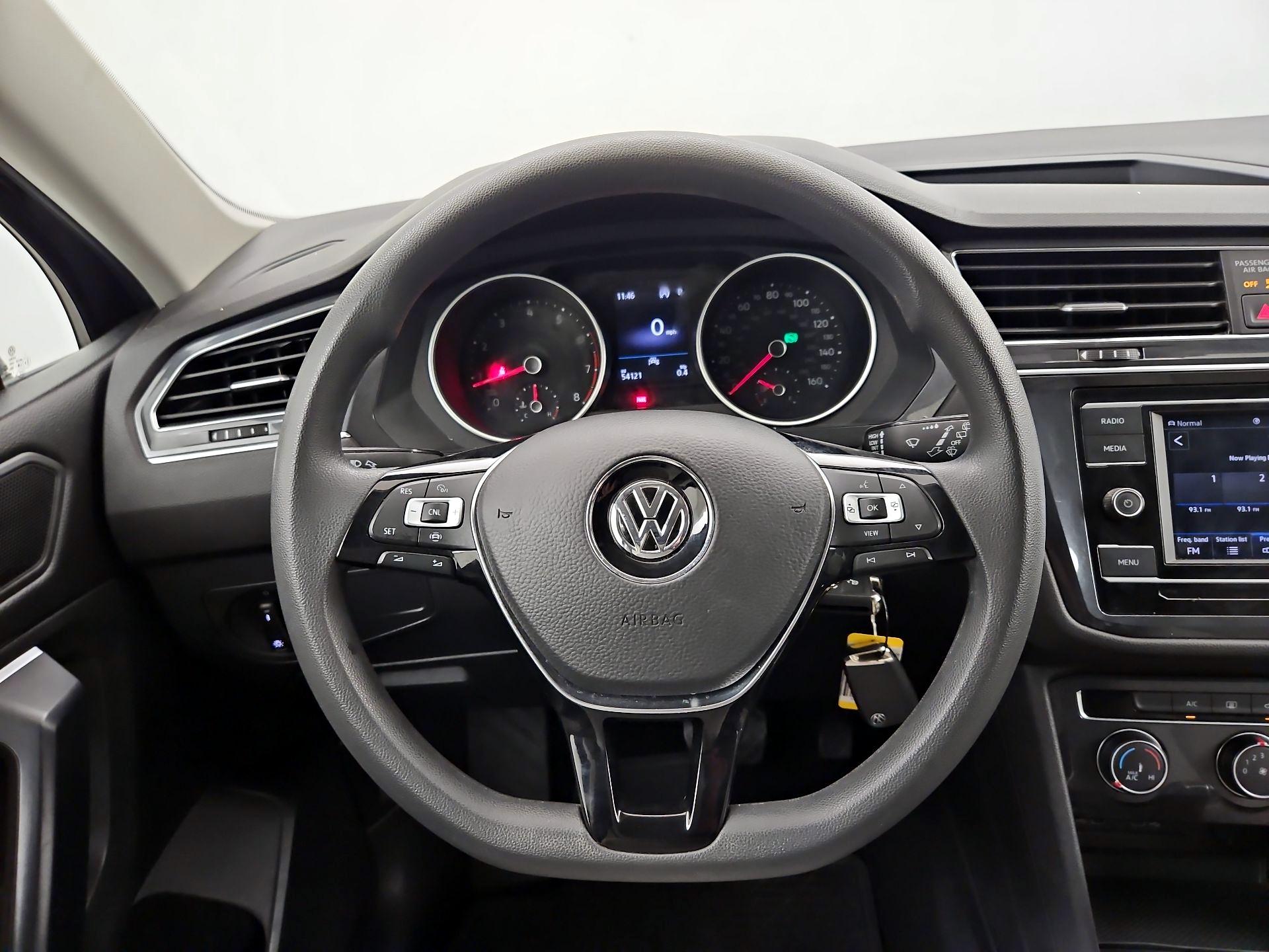 Thumbnail: 2021 Volkswagen Tiguan - 10