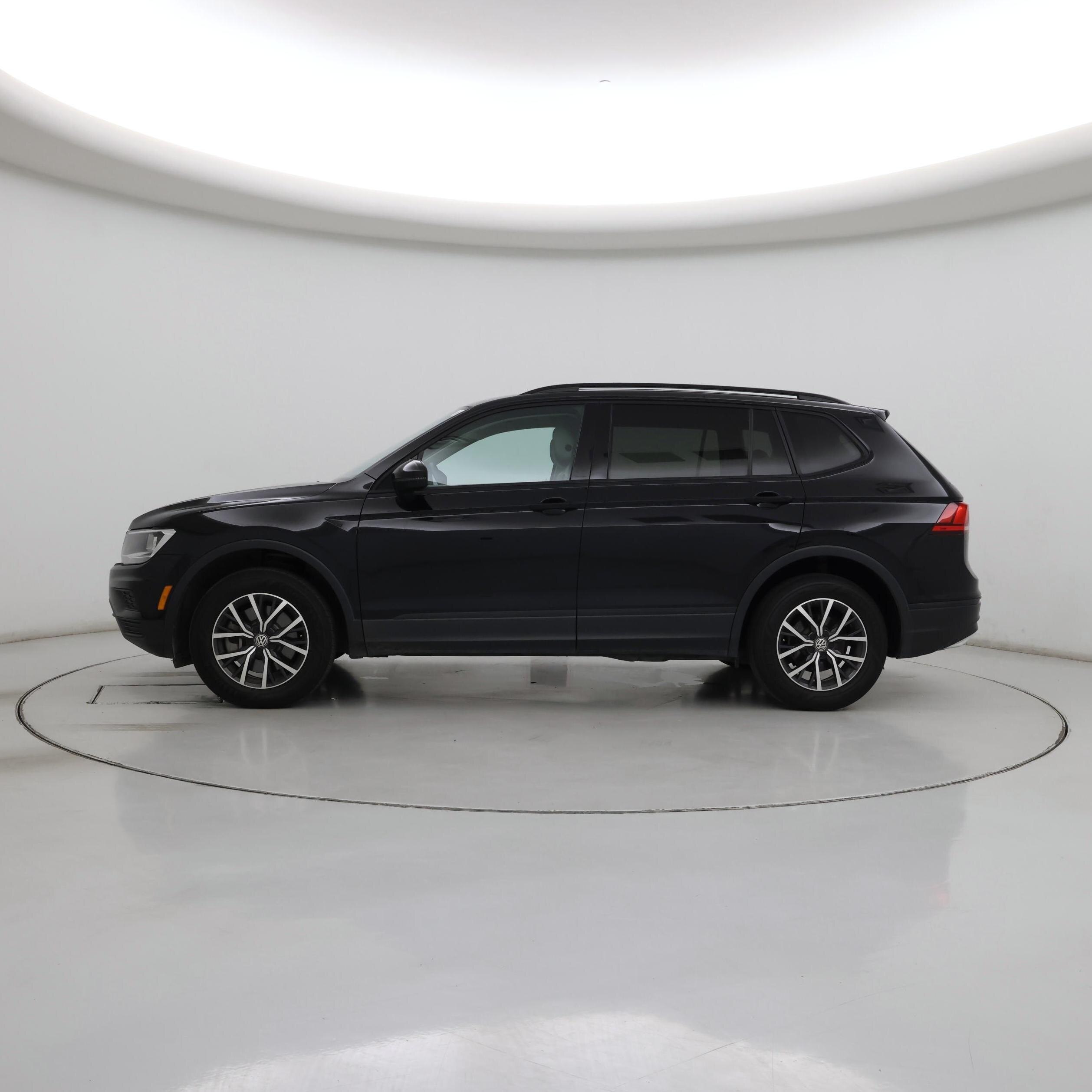 Thumbnail: 2021 Volkswagen Tiguan - 3