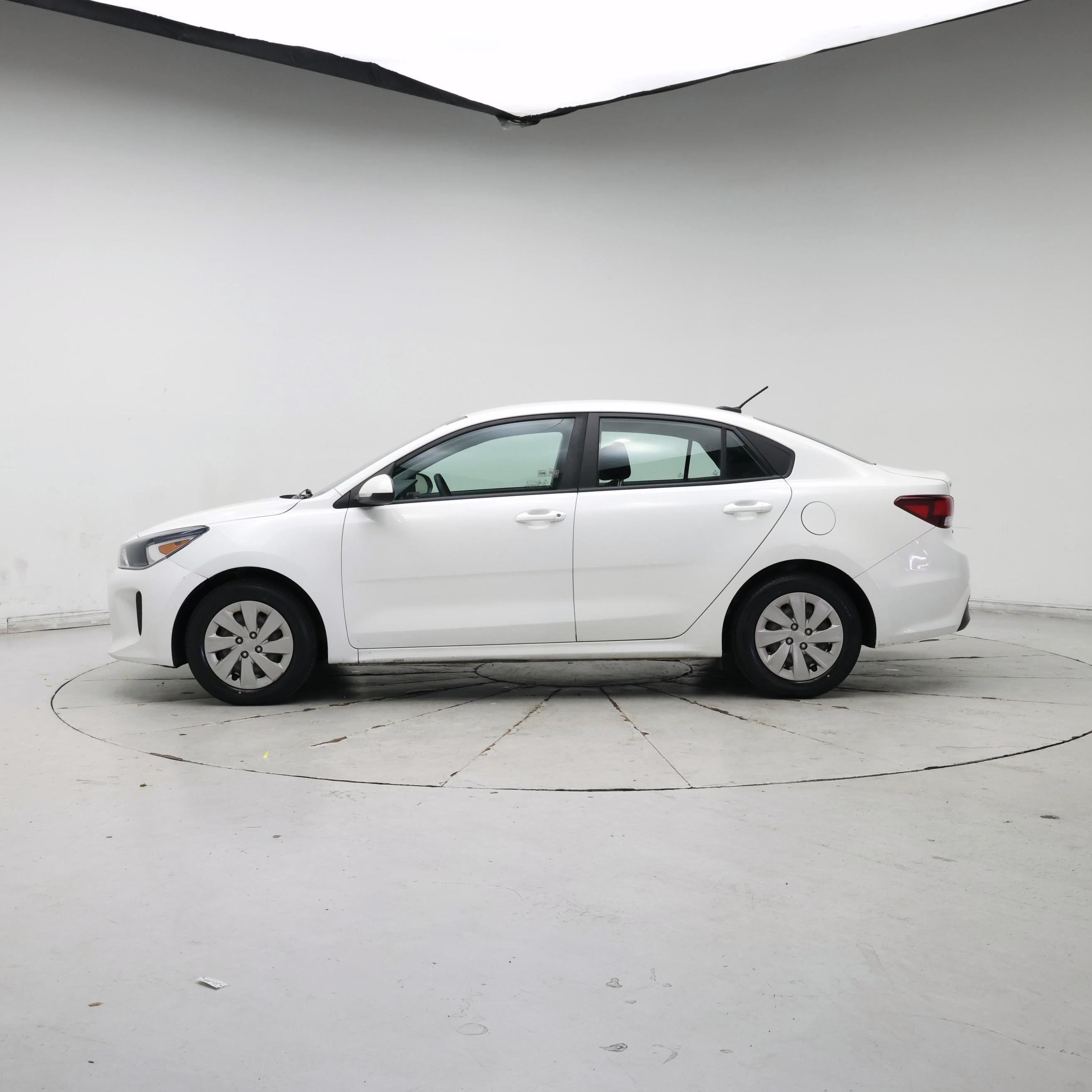 Thumbnail: 2018 Kia Rio - 3