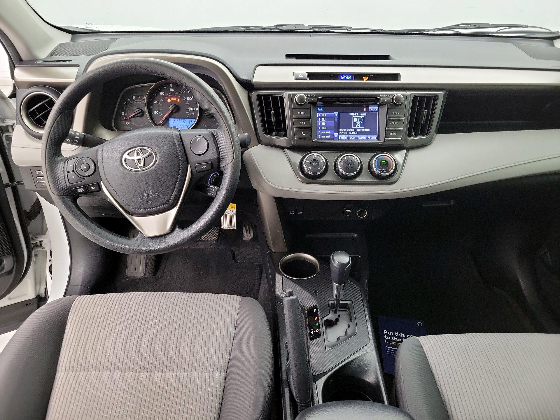 Thumbnail: 2015 Toyota RAV4 - 9