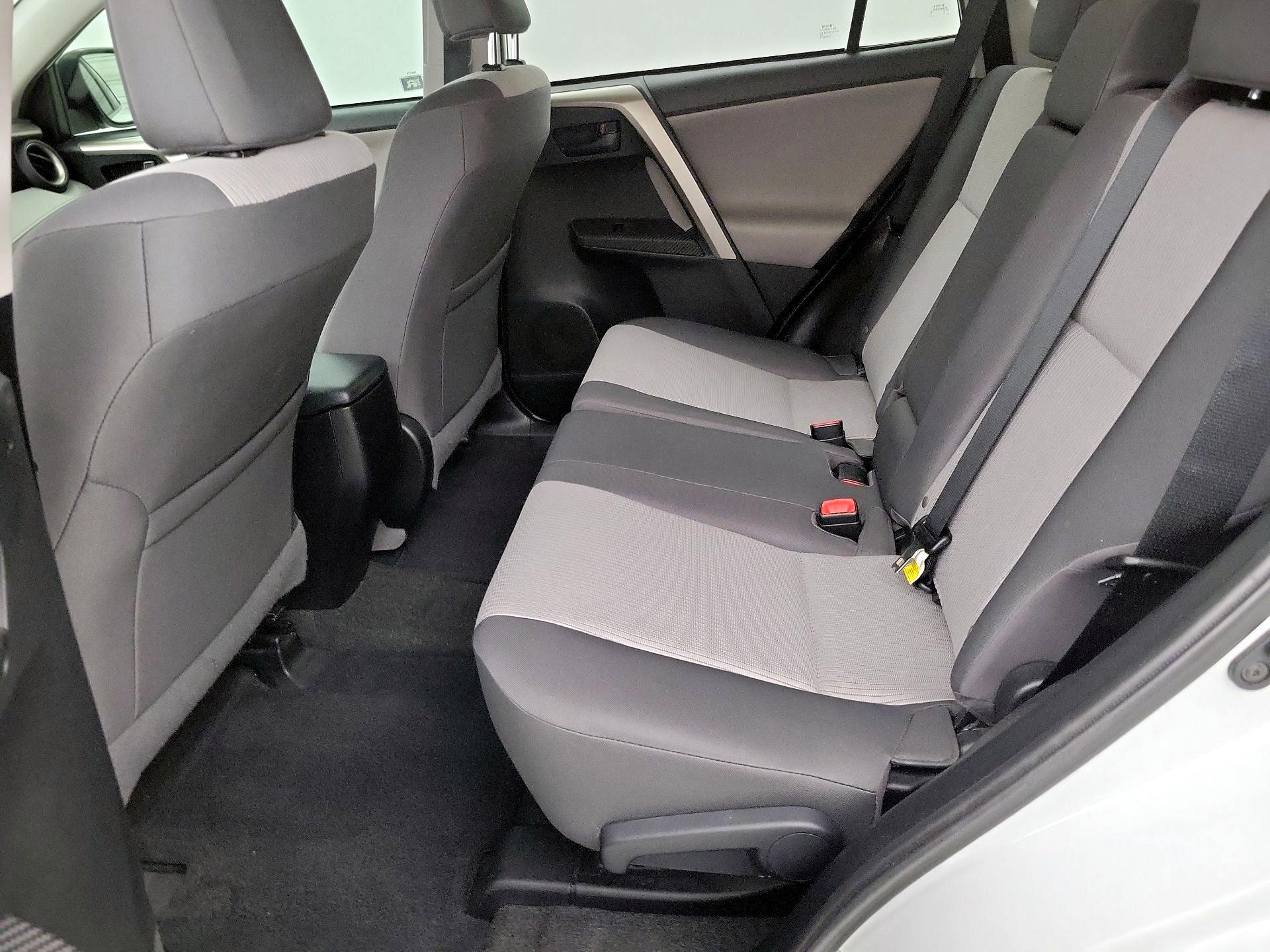 Thumbnail: 2015 Toyota RAV4 - 19