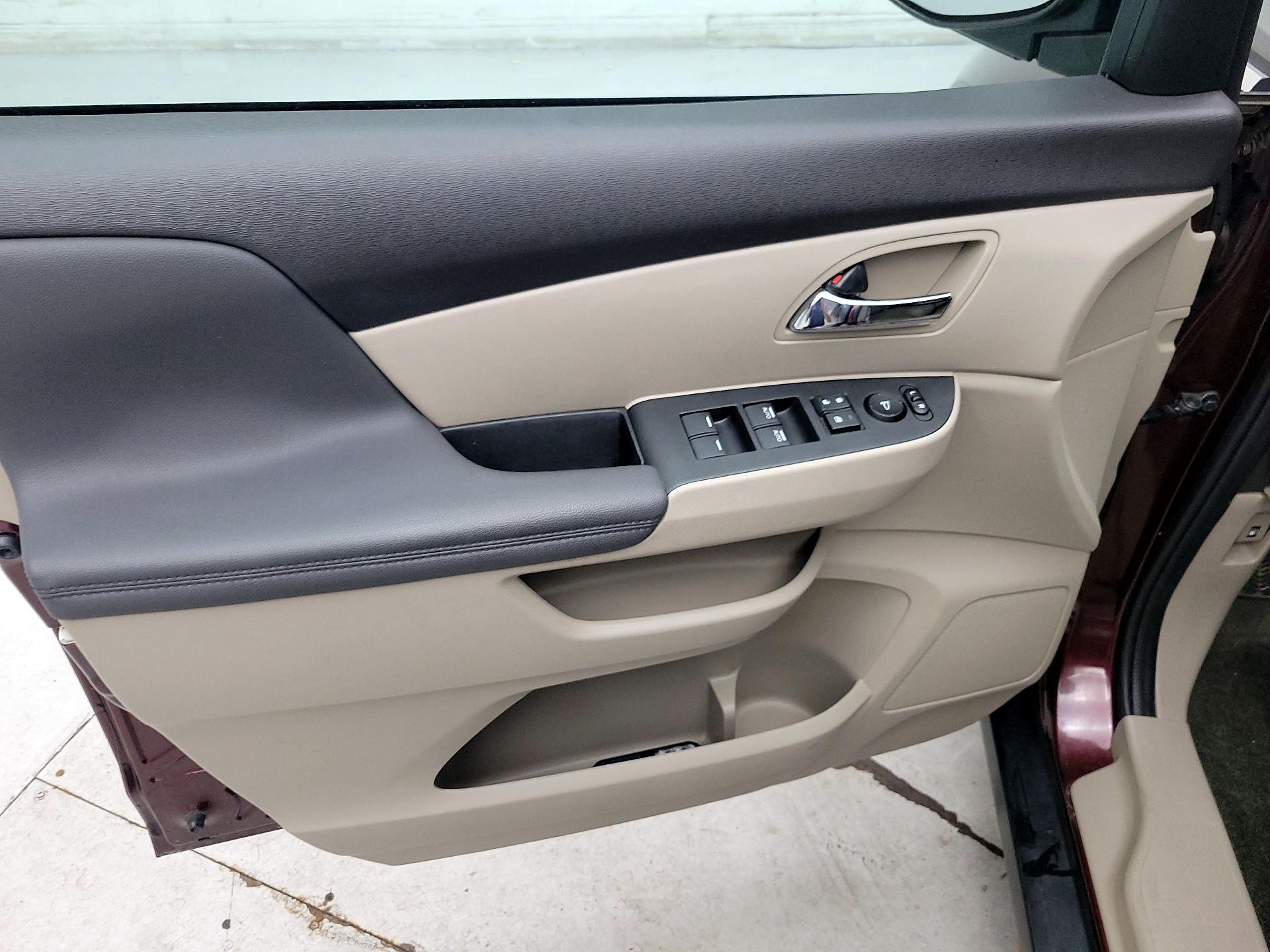 Thumbnail: 2016 Honda Odyssey - 12