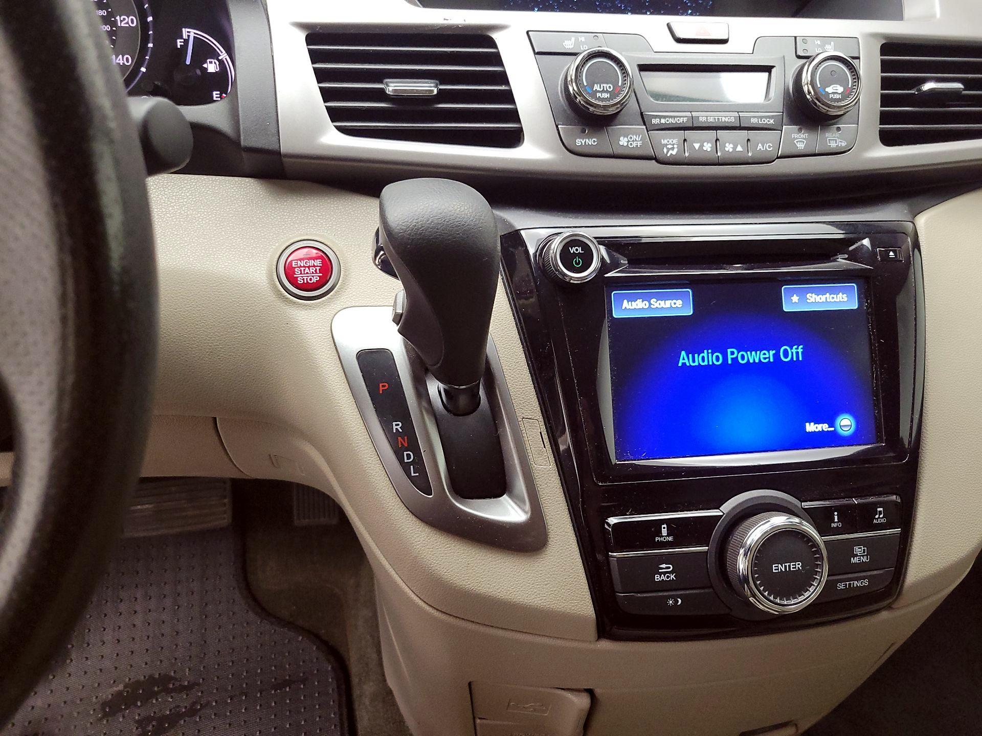 Thumbnail: 2016 Honda Odyssey - 17