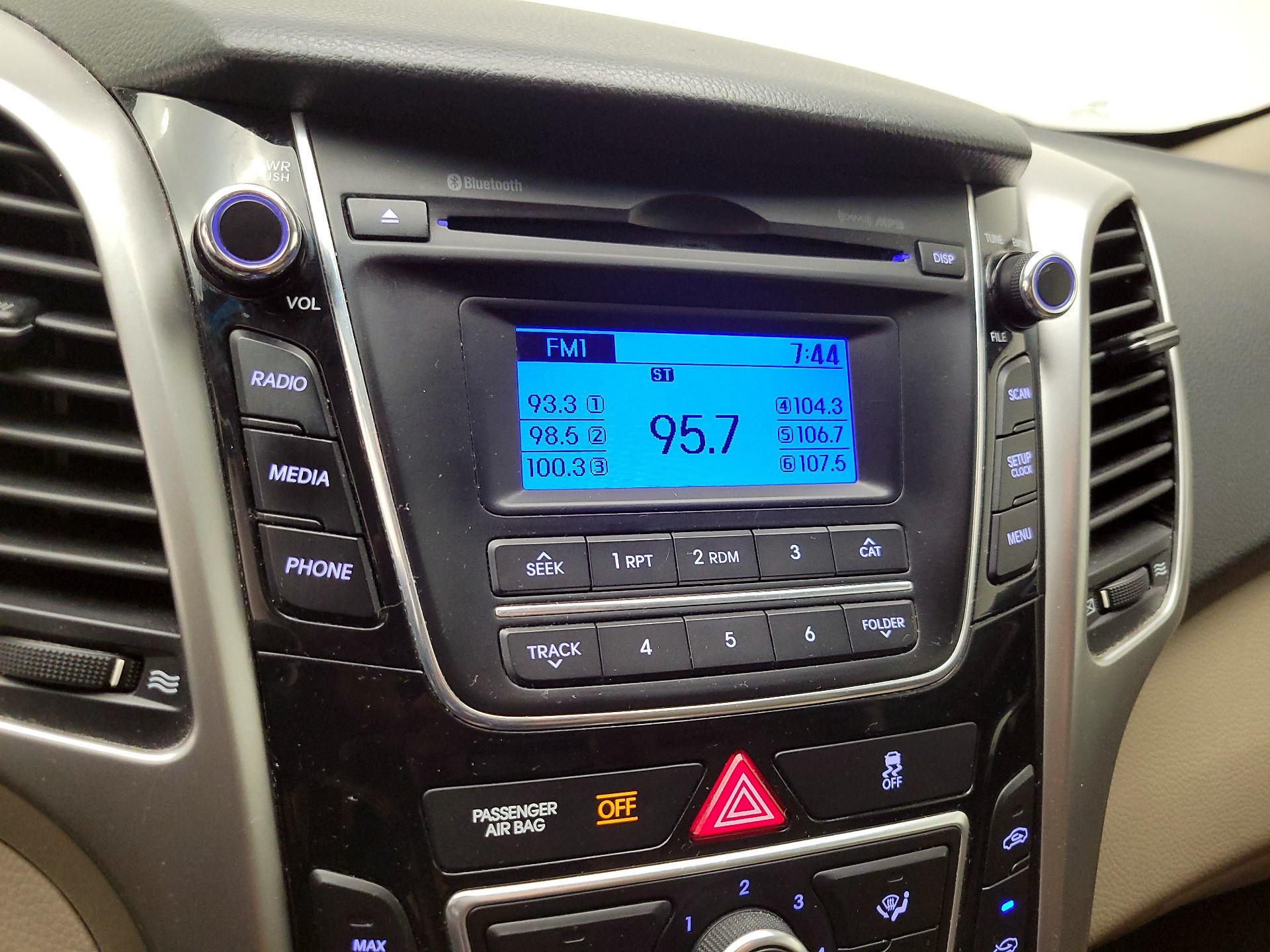 Thumbnail: 2016 Hyundai Elantra - 14