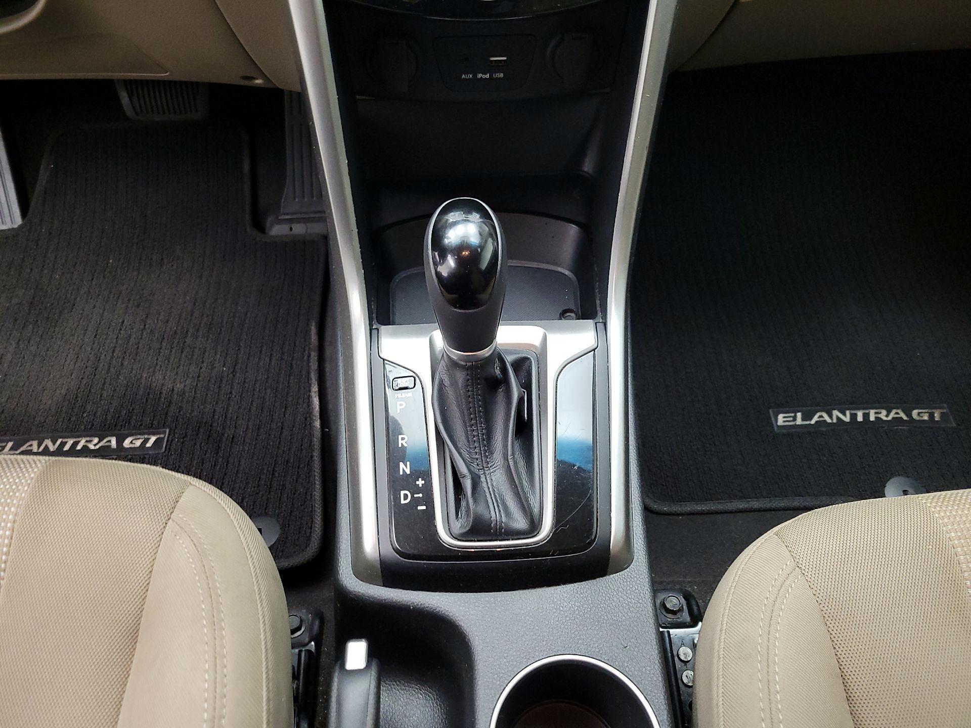 Thumbnail: 2016 Hyundai Elantra - 16