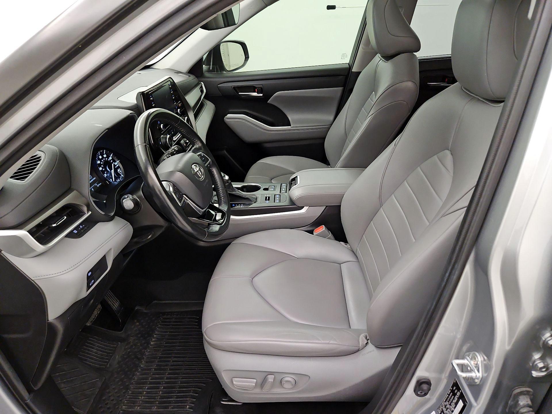 Thumbnail: 2021 Toyota Highlander - 11