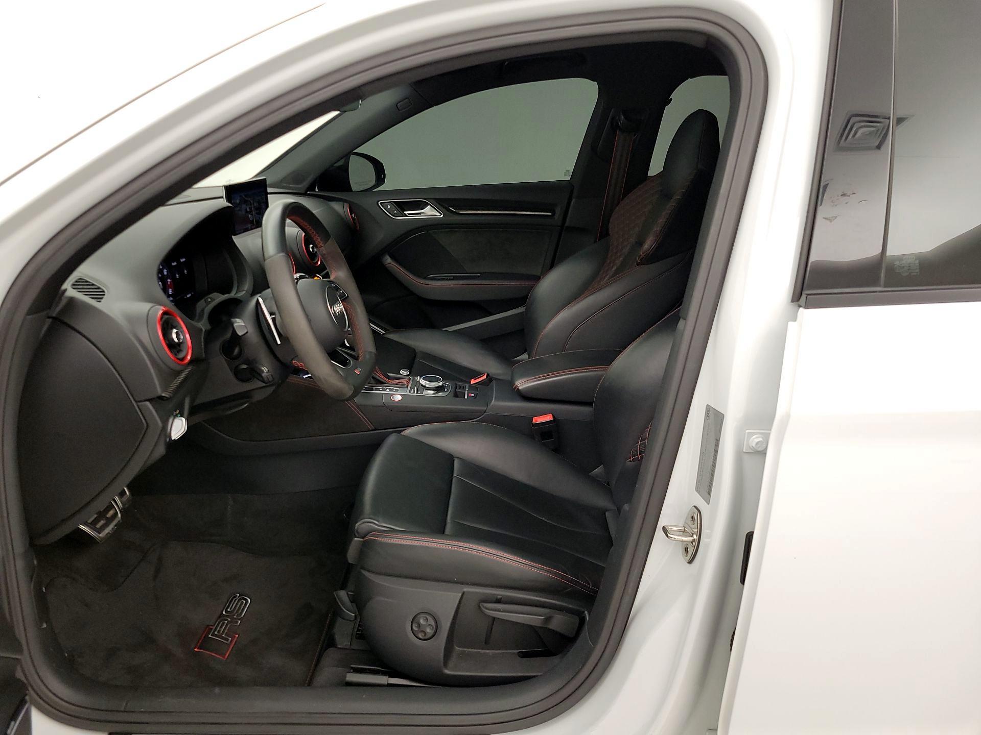 Thumbnail: 2019 Audi RS 3 - 11