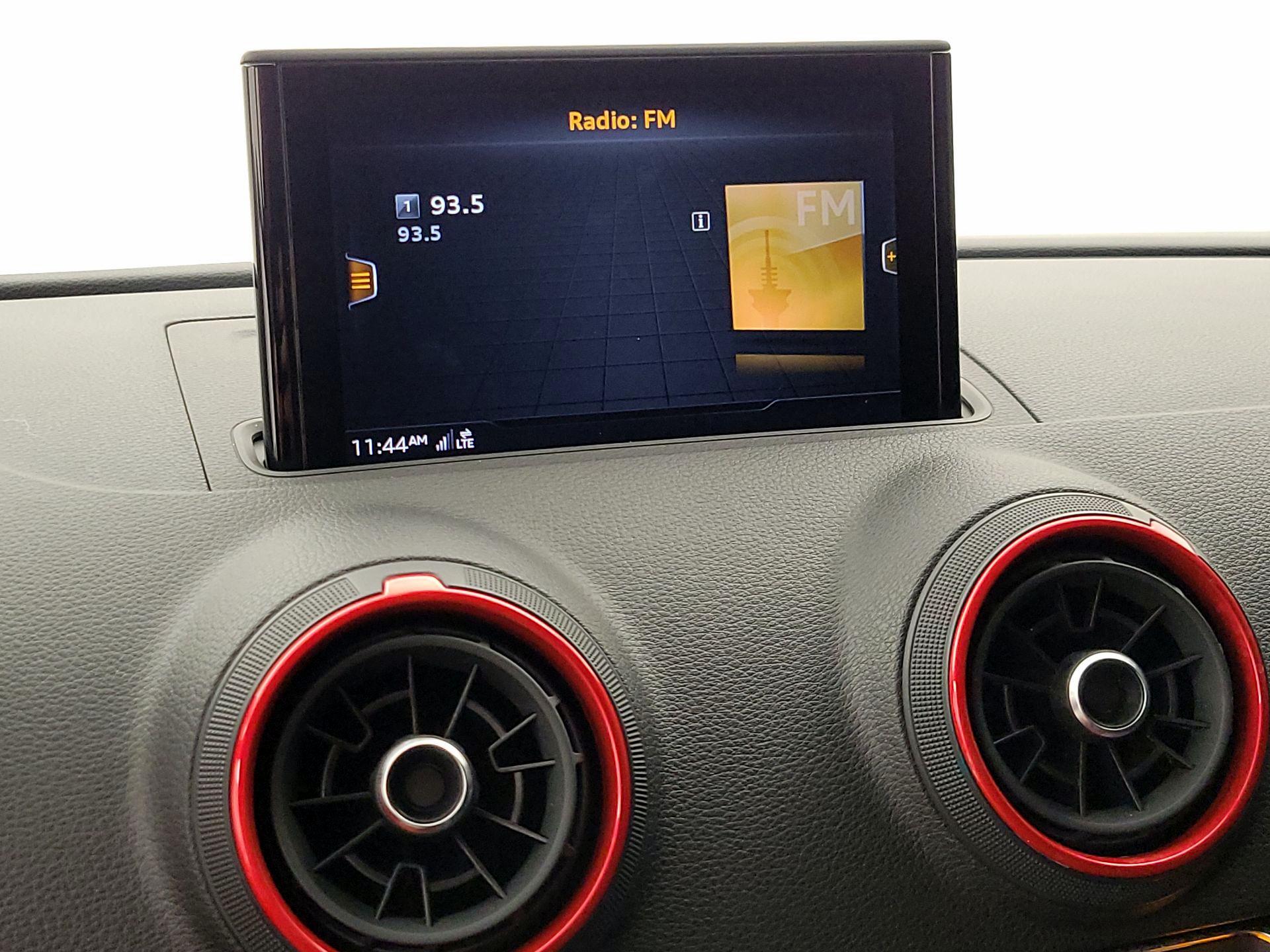 Thumbnail: 2019 Audi RS 3 - 16