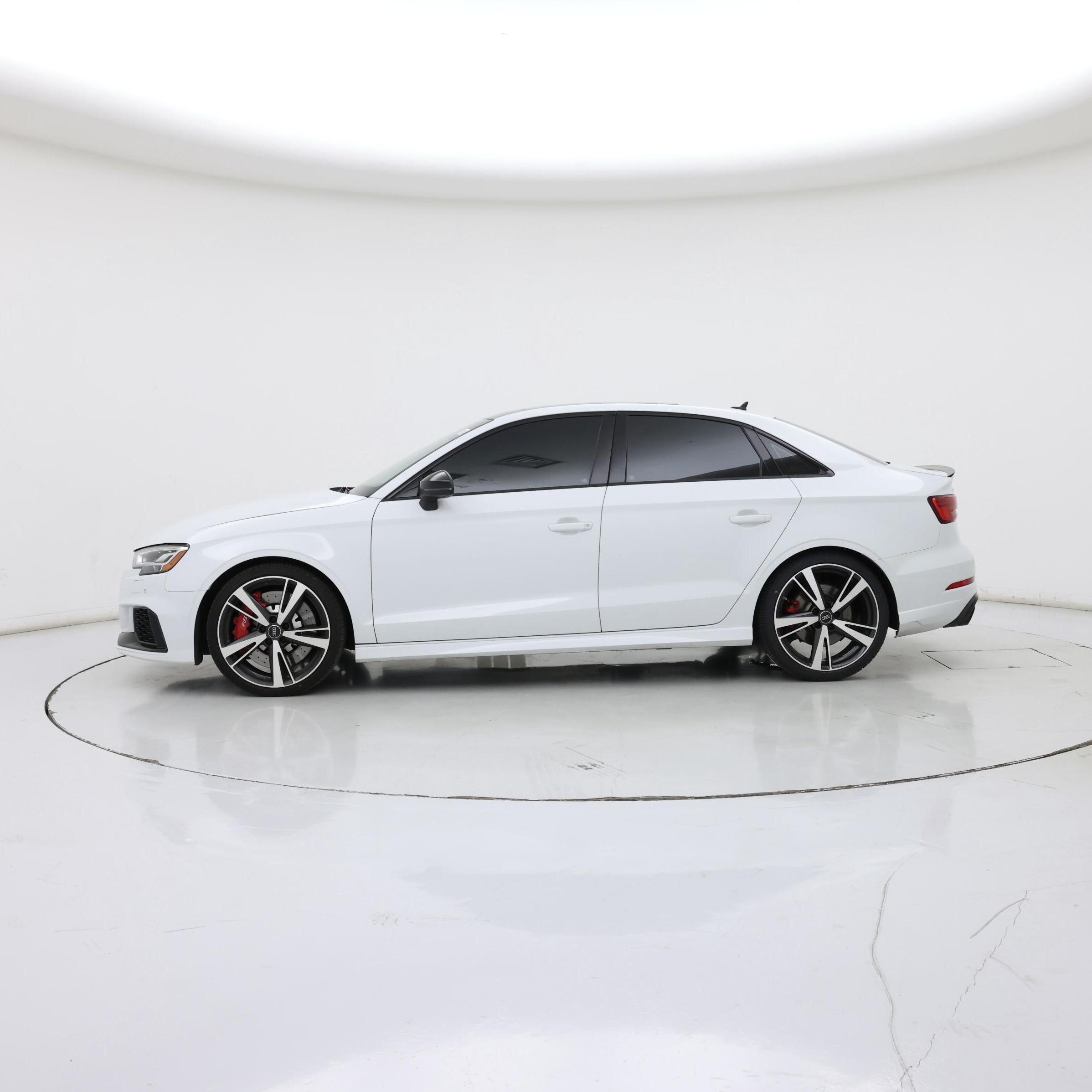 Thumbnail: 2019 Audi RS 3 - 3