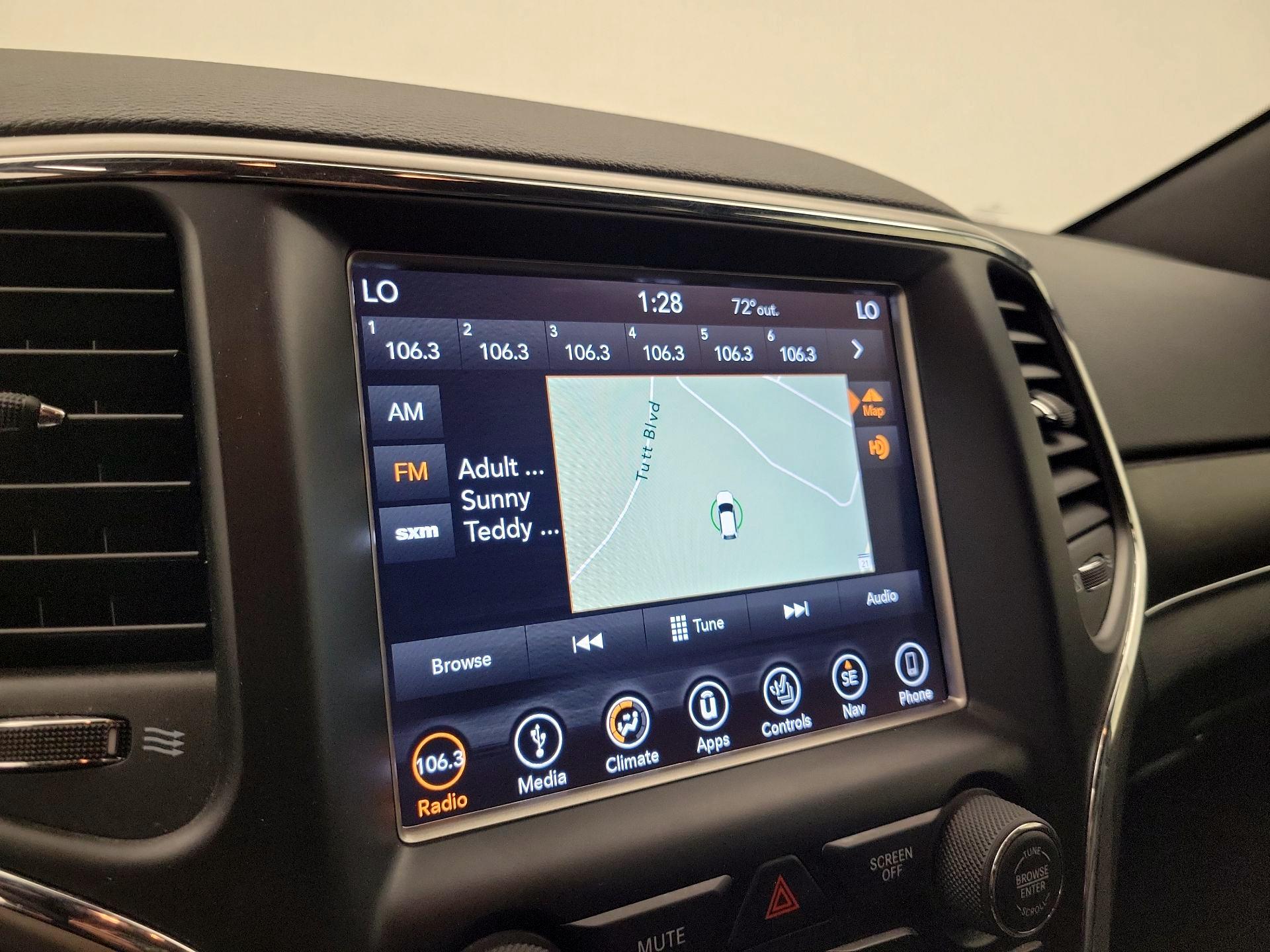 Thumbnail: 2018 Jeep Grand Cherokee - 16