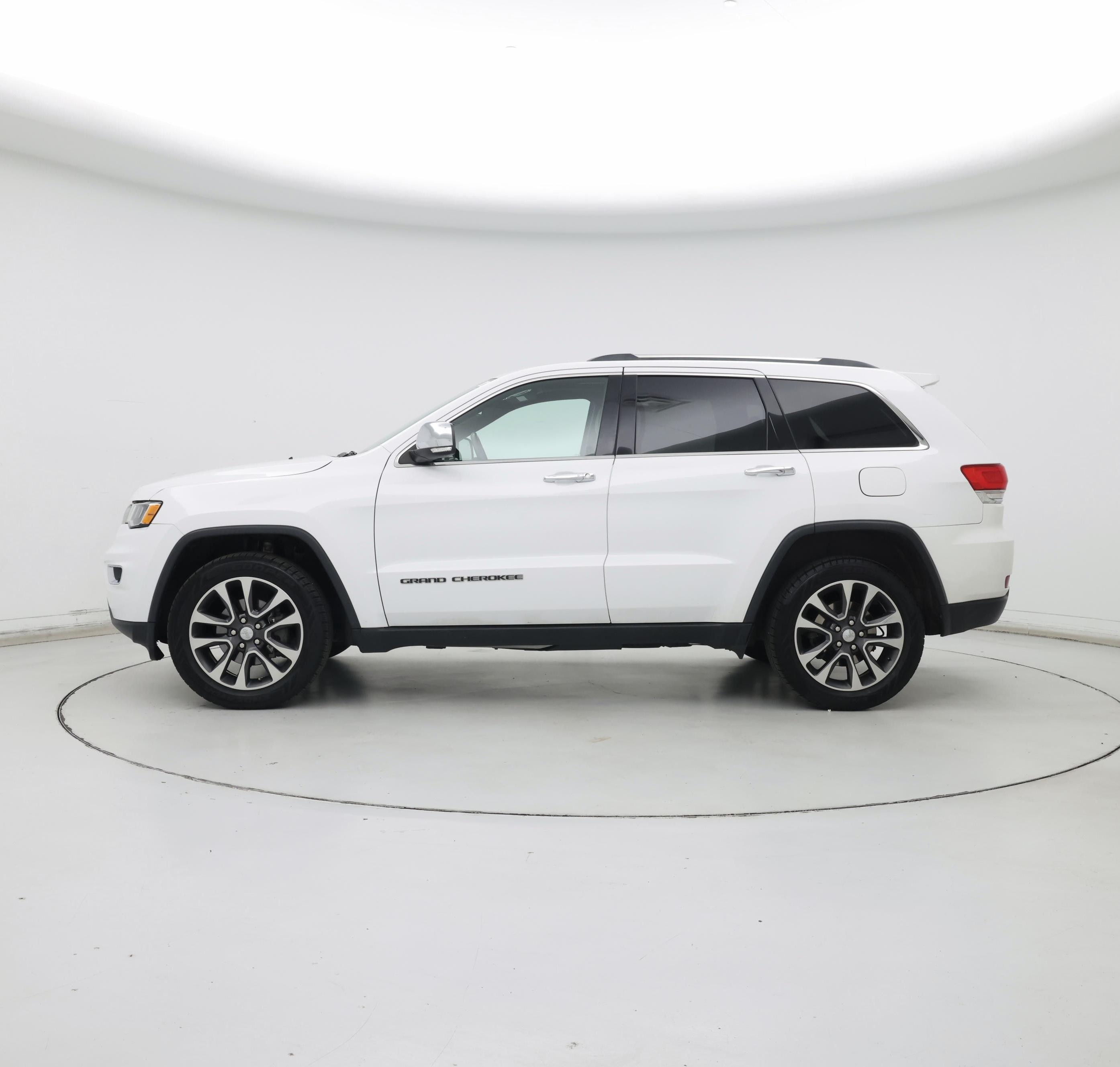 Thumbnail: 2018 Jeep Grand Cherokee - 3