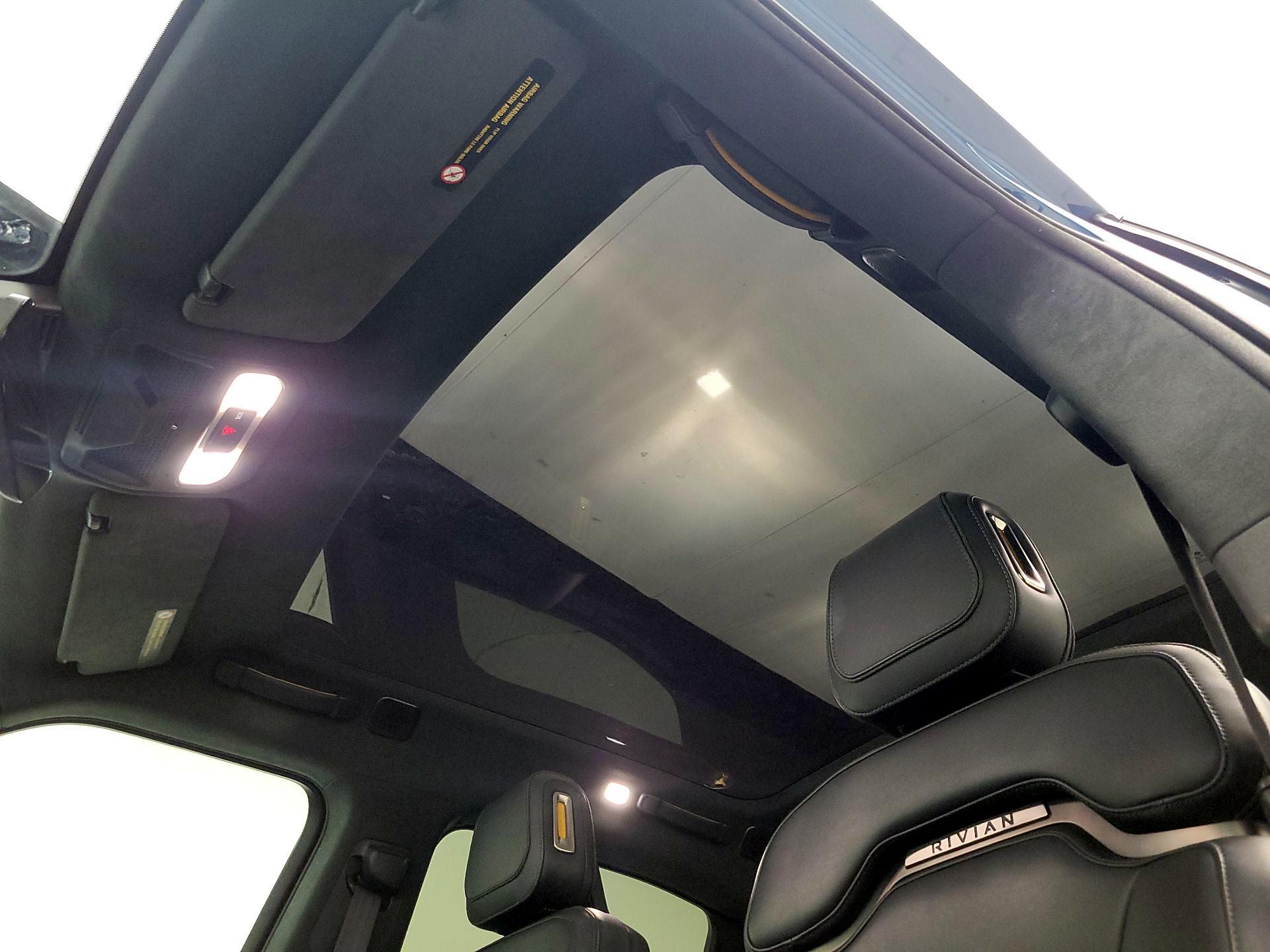 Thumbnail: 2023 Rivian R1T - 19