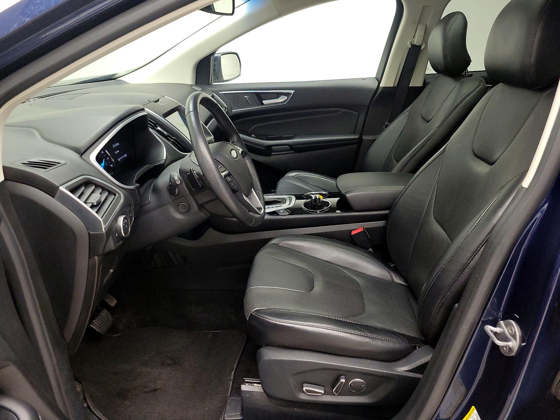 Thumbnail: 2017 Ford Edge - 11