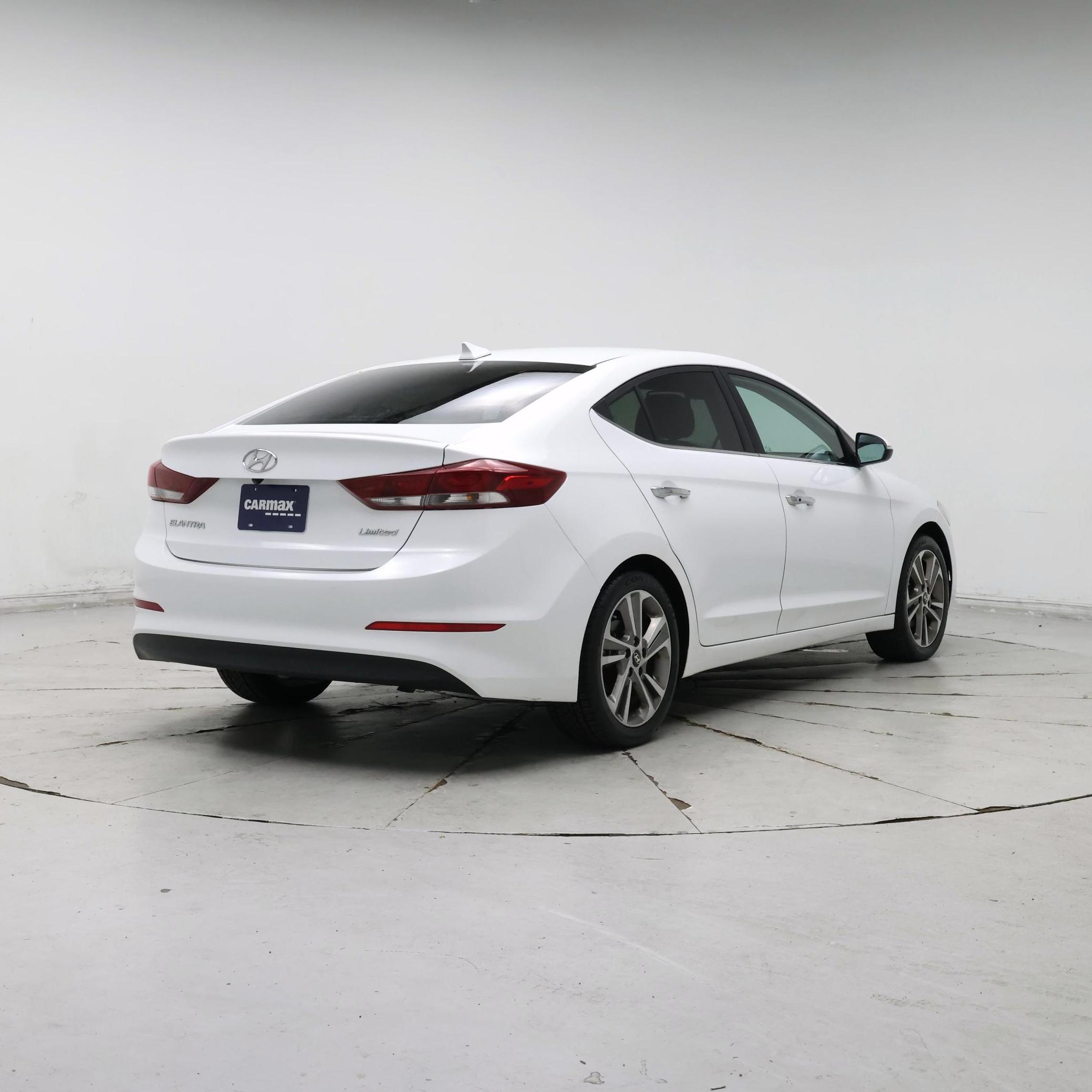 Thumbnail: 2017 Hyundai Elantra - 8