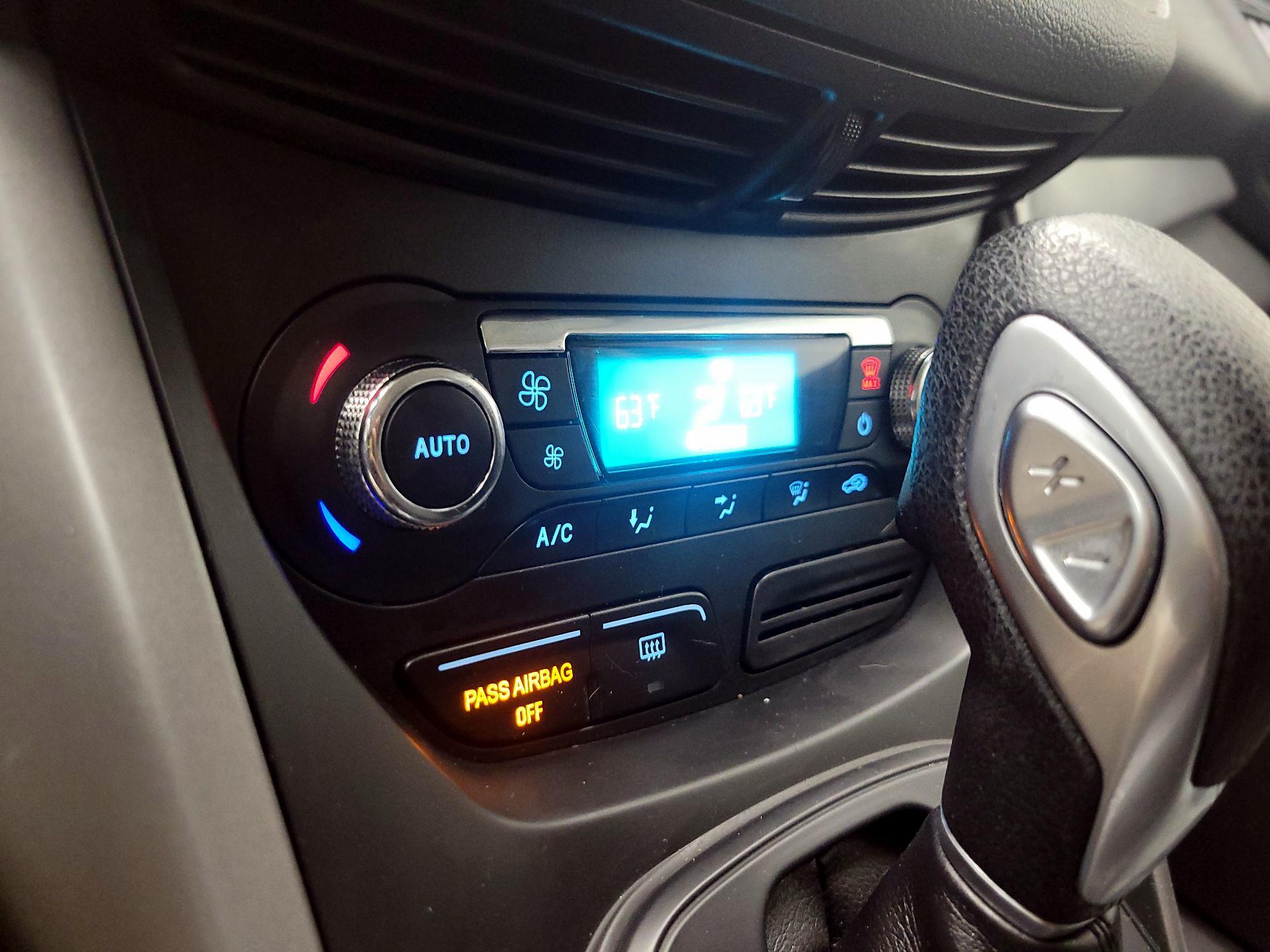 Thumbnail: 2015 Ford Escape - 16
