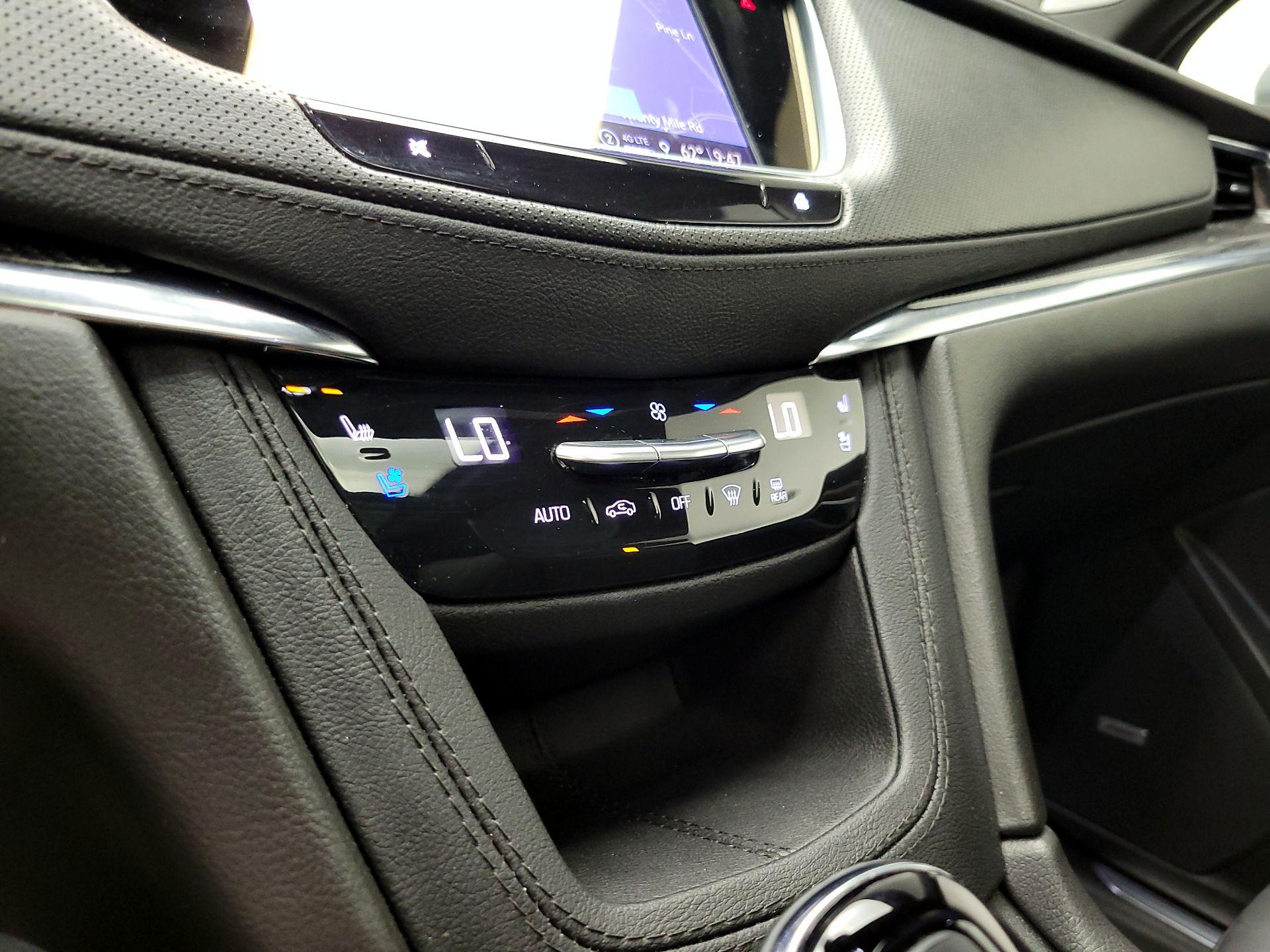 Thumbnail: 2024 Cadillac XT5 - 17