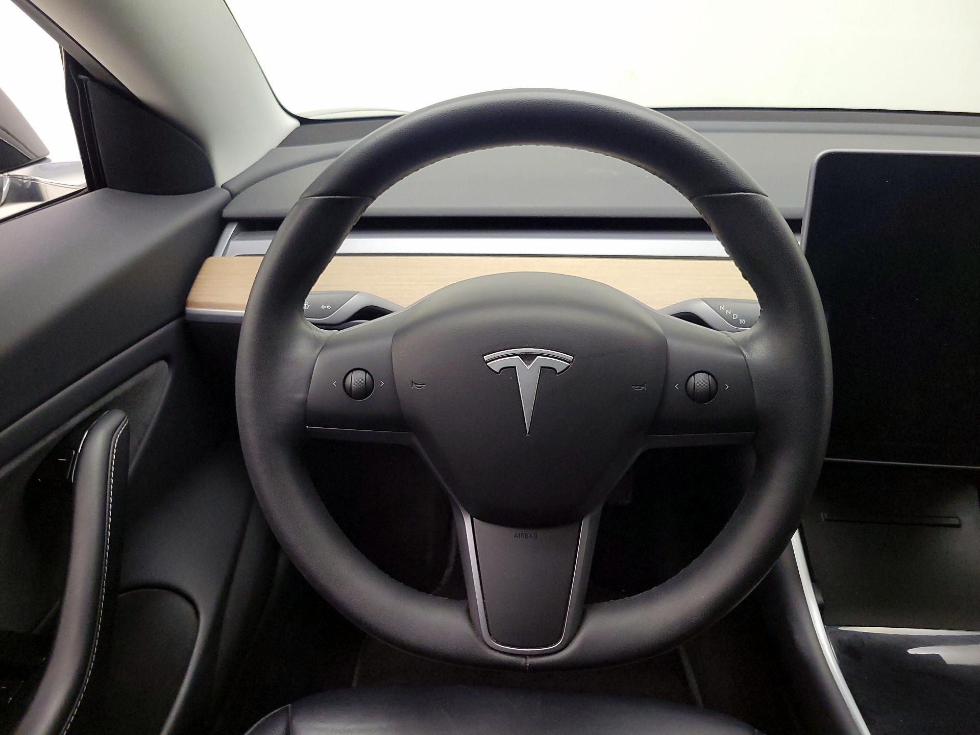 Thumbnail: 2020 Tesla Model 3 - 10