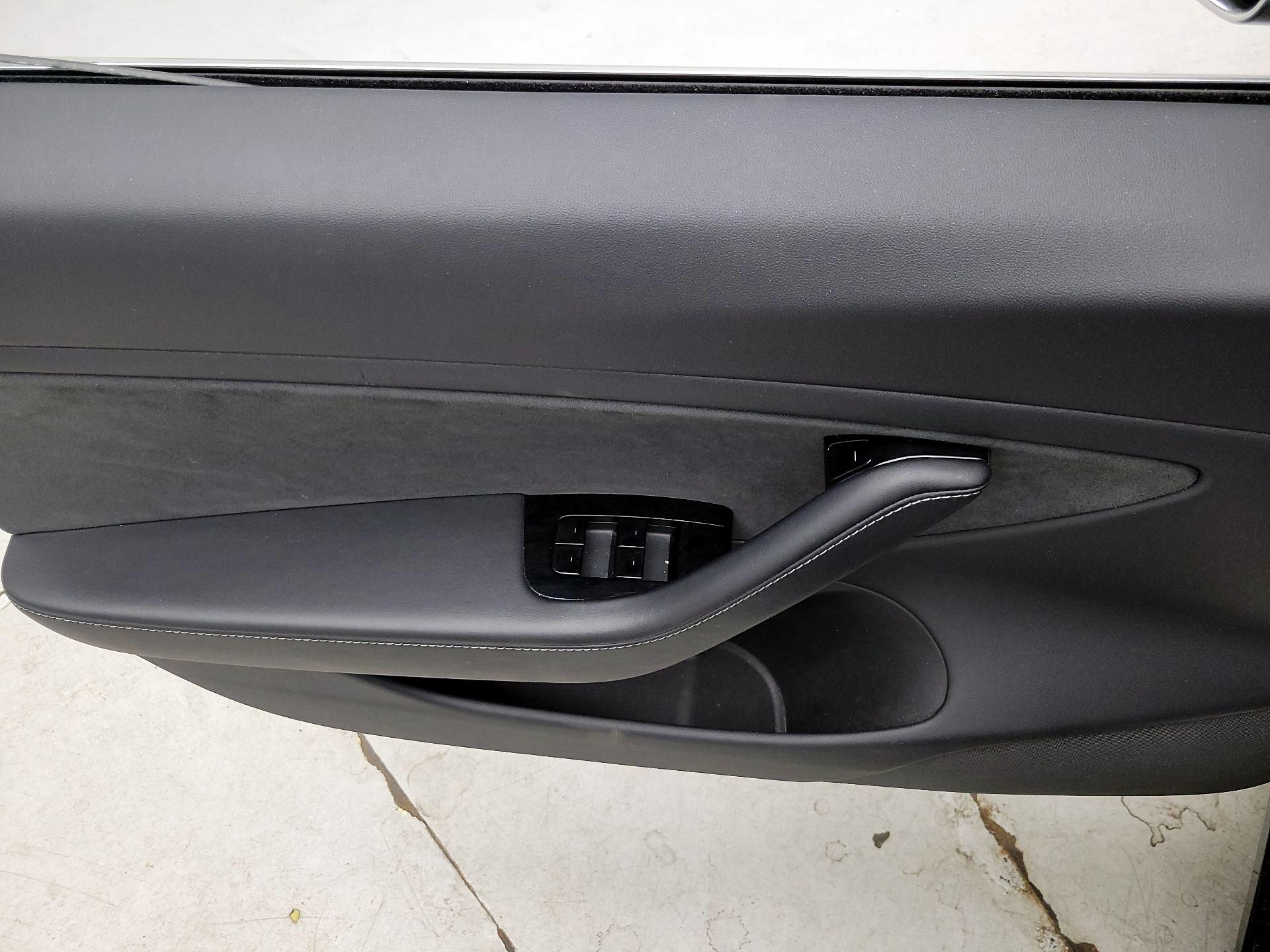 Thumbnail: 2020 Tesla Model 3 - 12