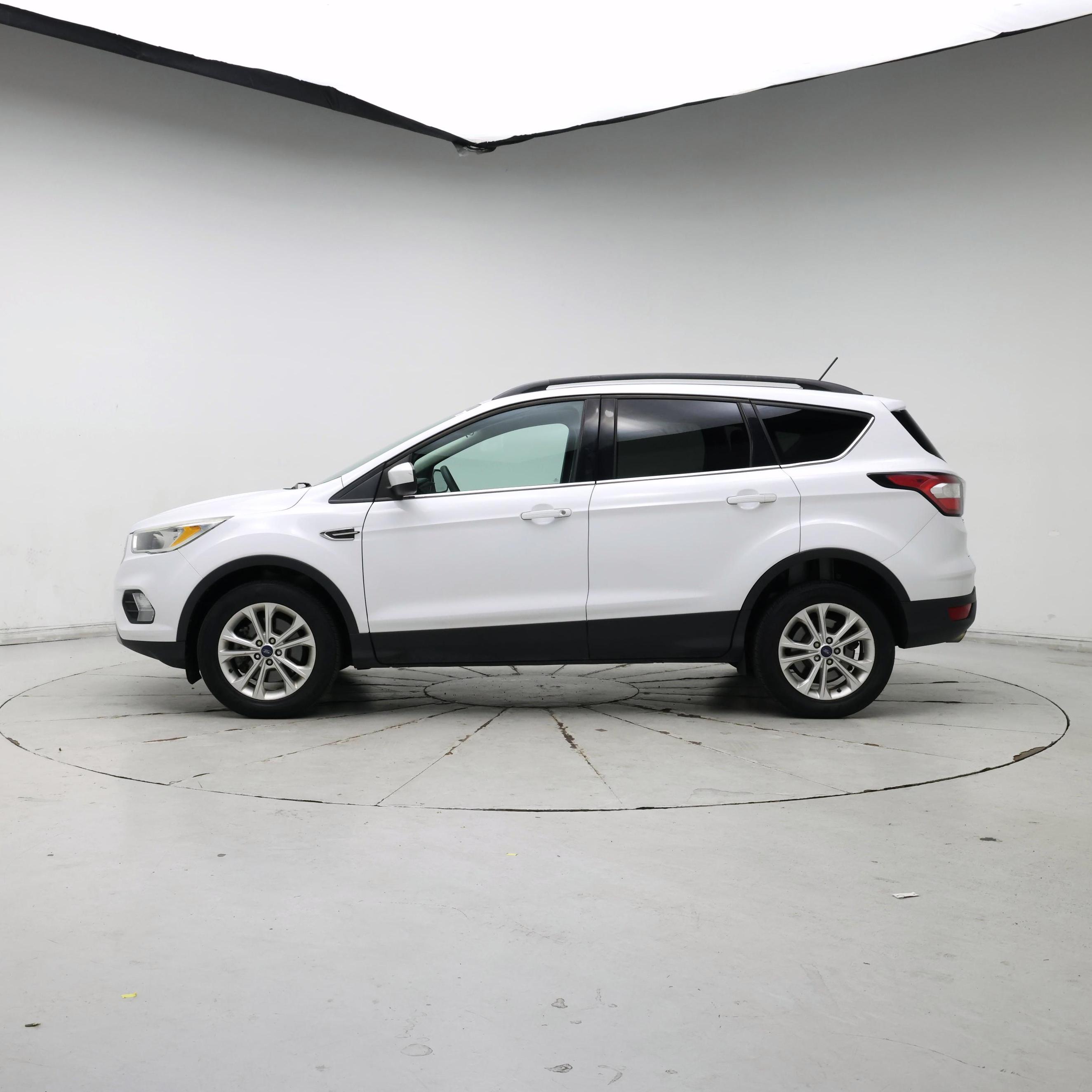 Thumbnail: 2018 Ford Escape - 3