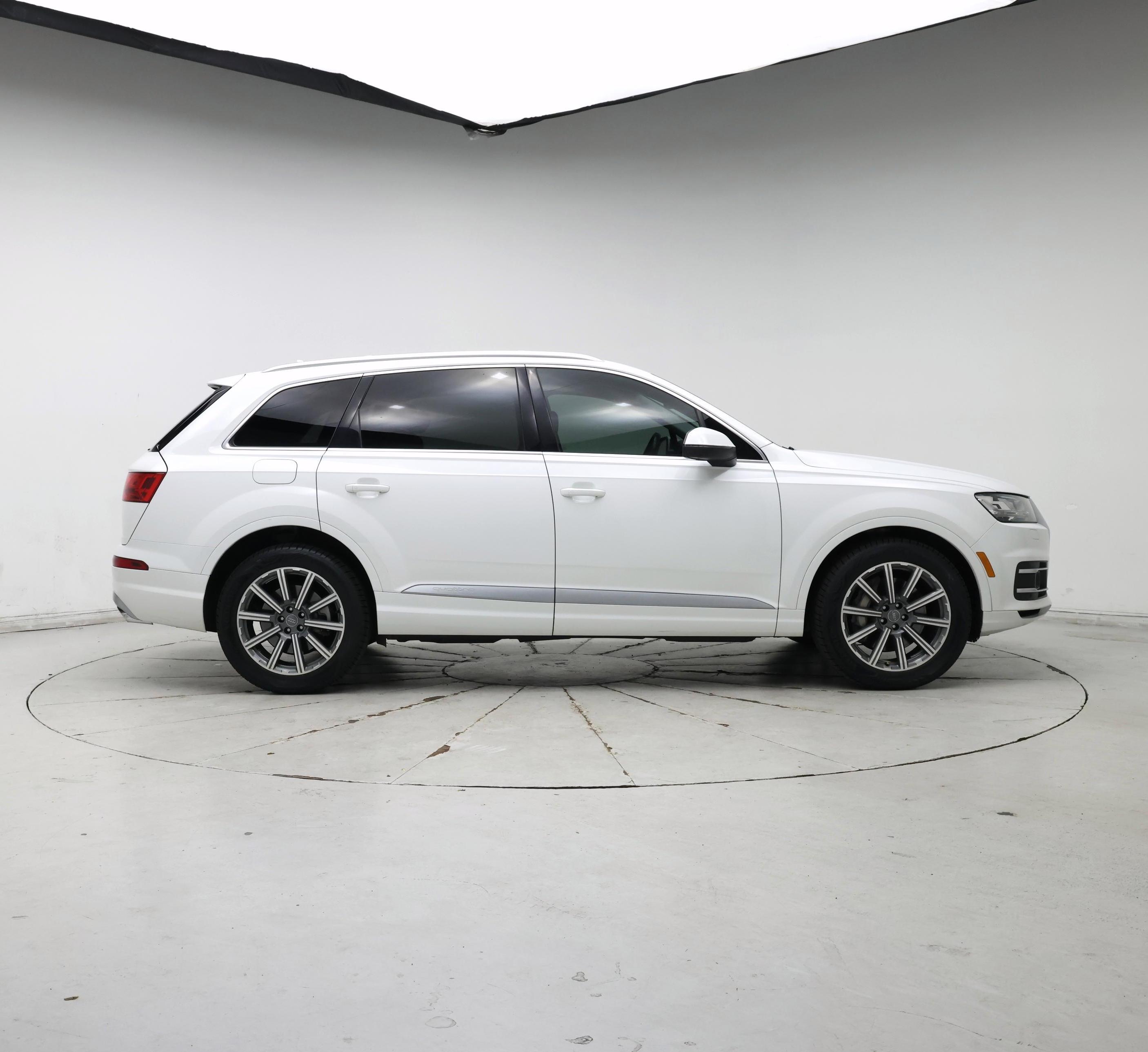 Thumbnail: 2018 Audi Q7 - 7