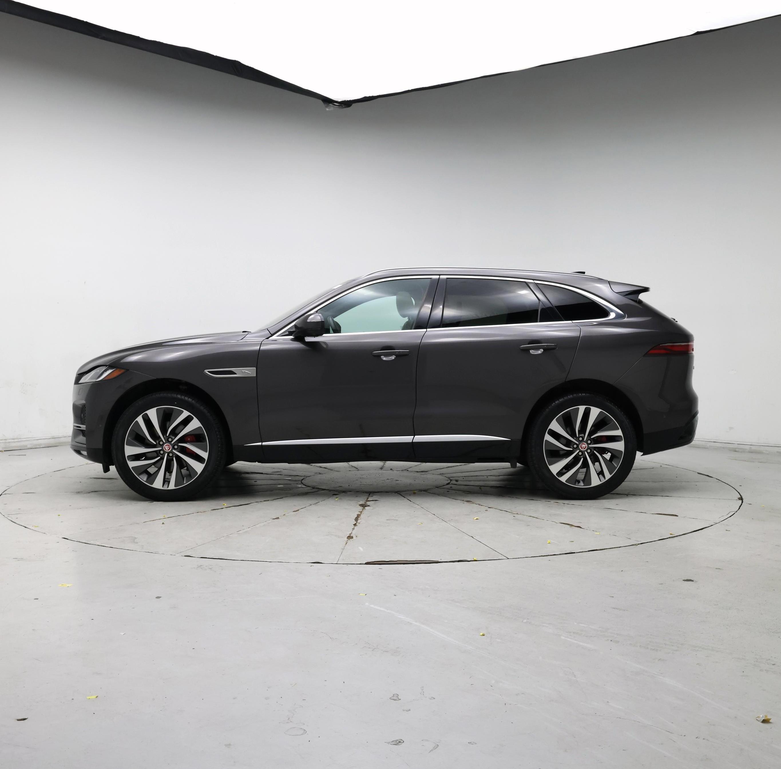 Thumbnail: 2021 Jaguar F-Pace - 3