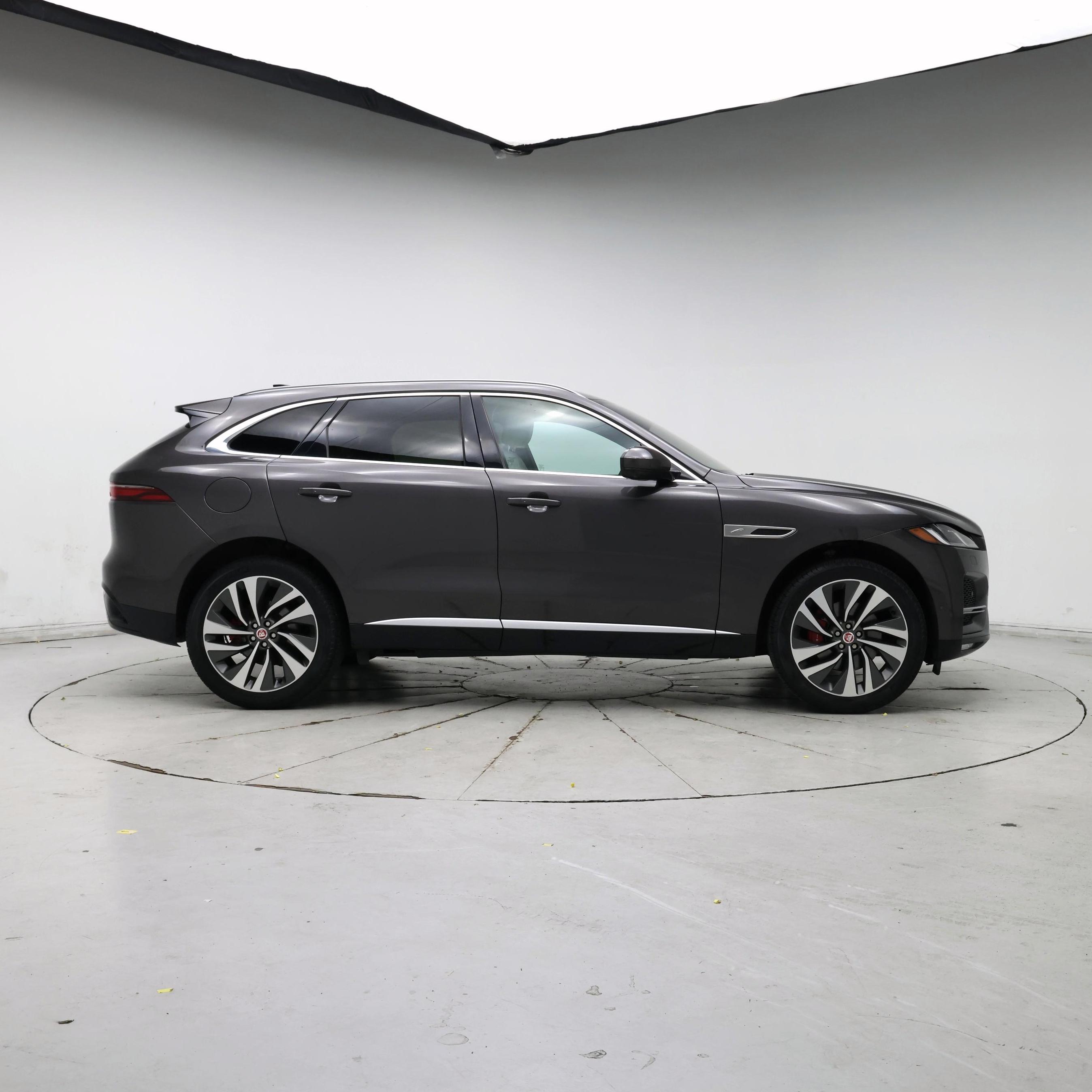 Thumbnail: 2021 Jaguar F-Pace - 7