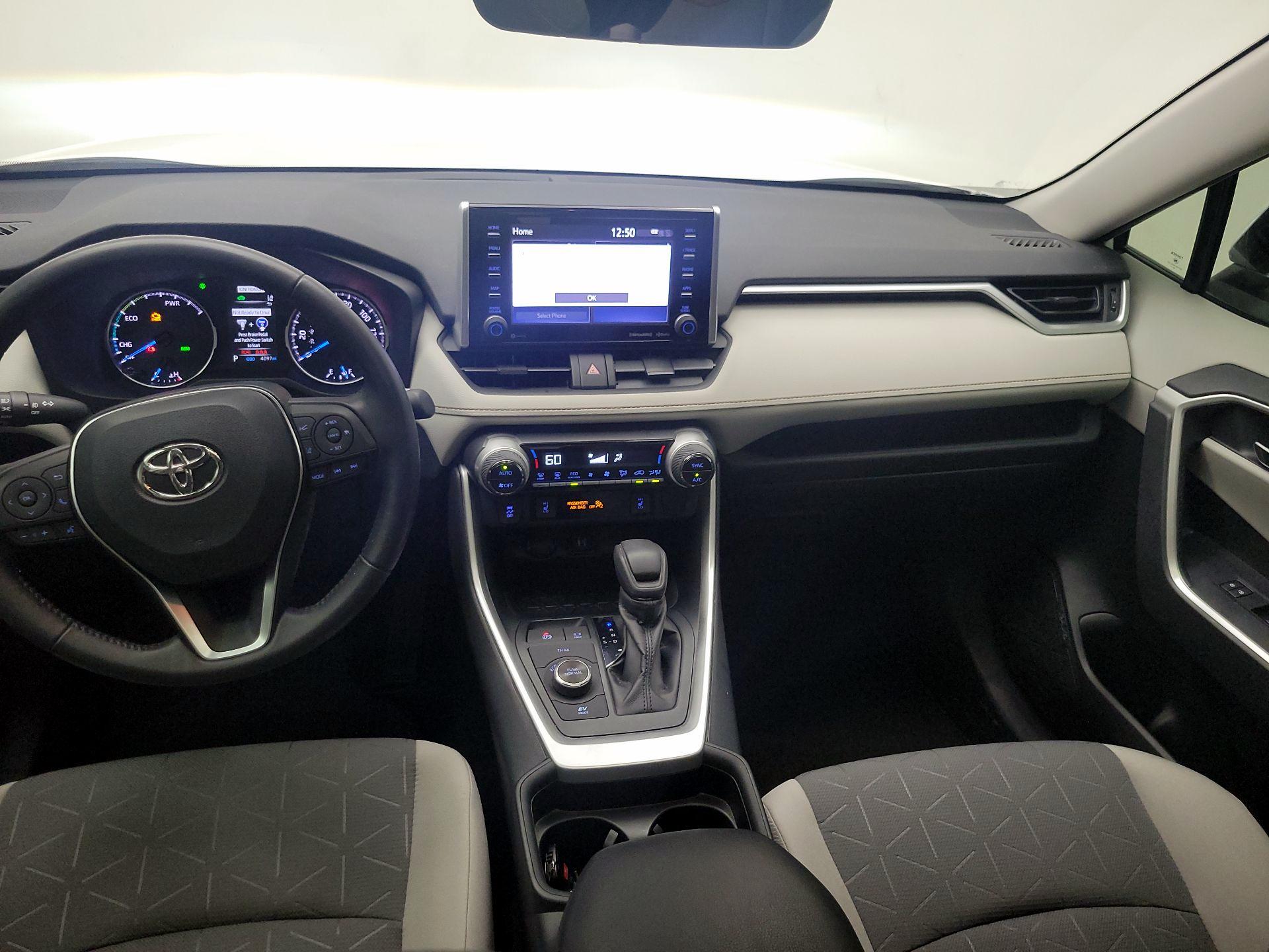 Thumbnail: 2019 Toyota RAV4 - 9