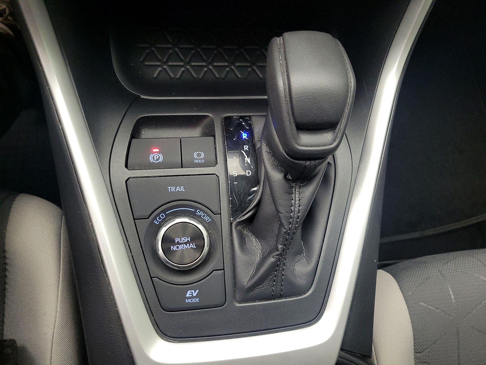 Thumbnail: 2019 Toyota RAV4 - 18