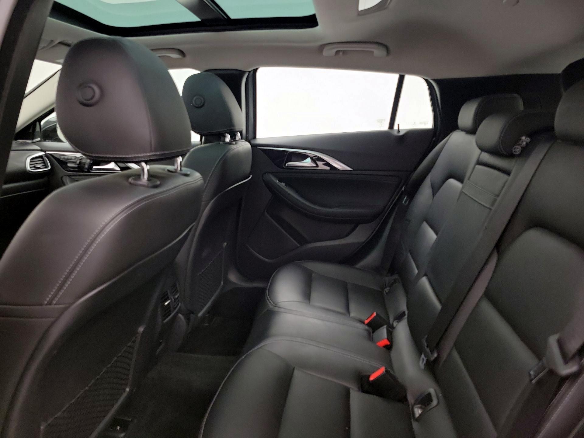 Thumbnail: 2018 INFINITI QX30 - 20