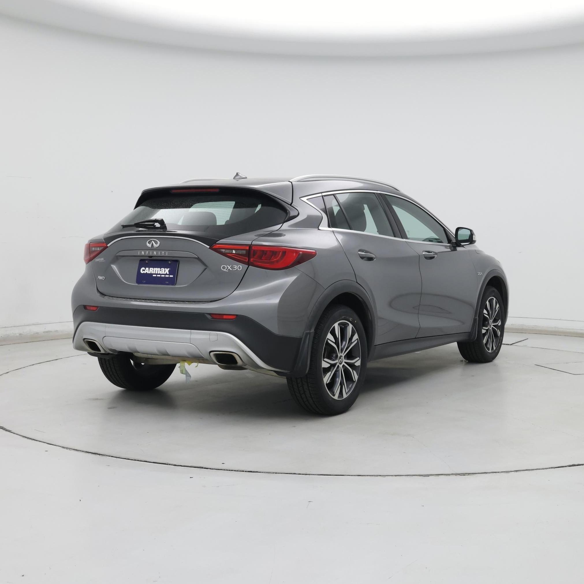Thumbnail: 2018 INFINITI QX30 - 8