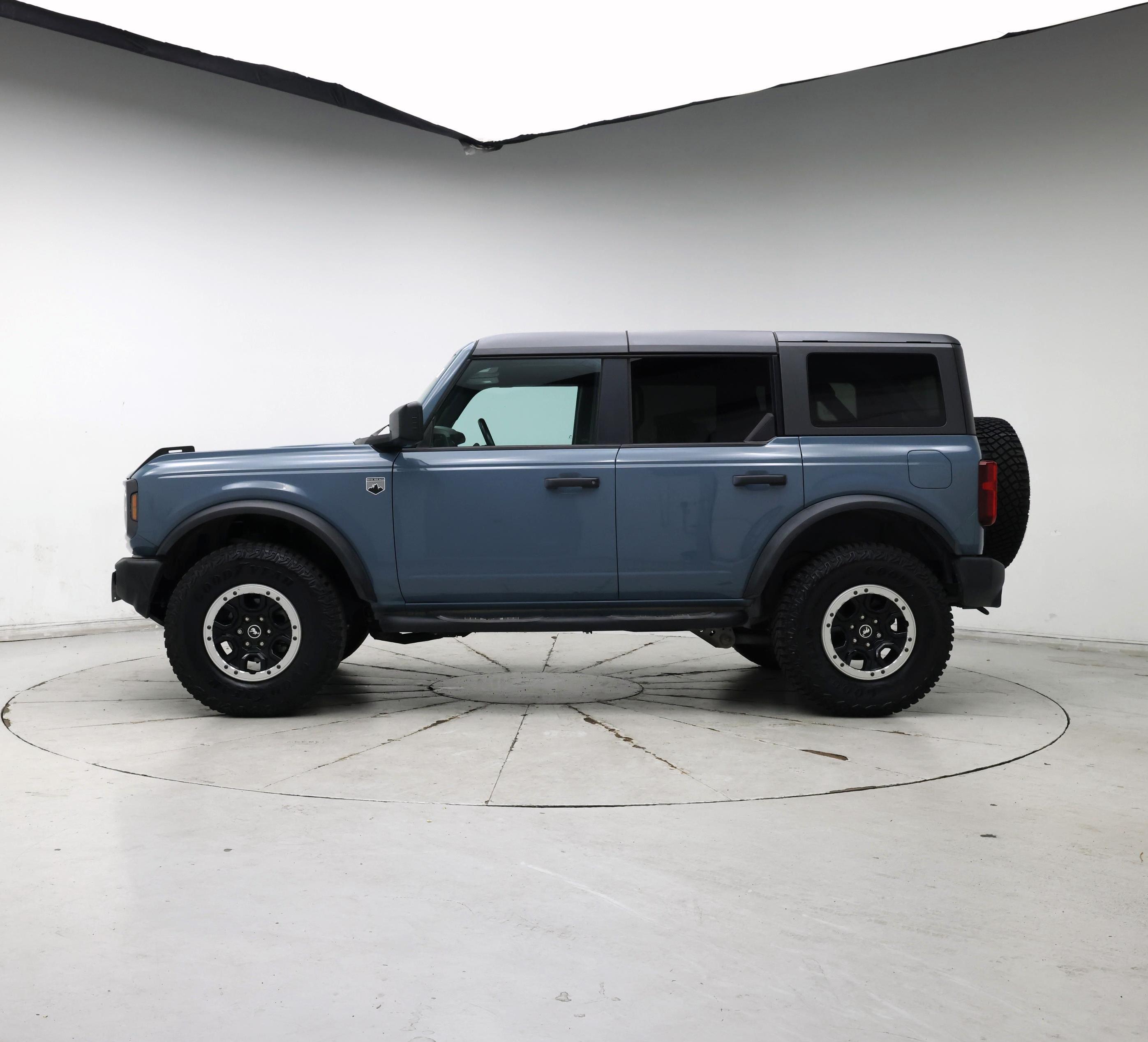 Thumbnail: 2023 Ford Bronco - 3